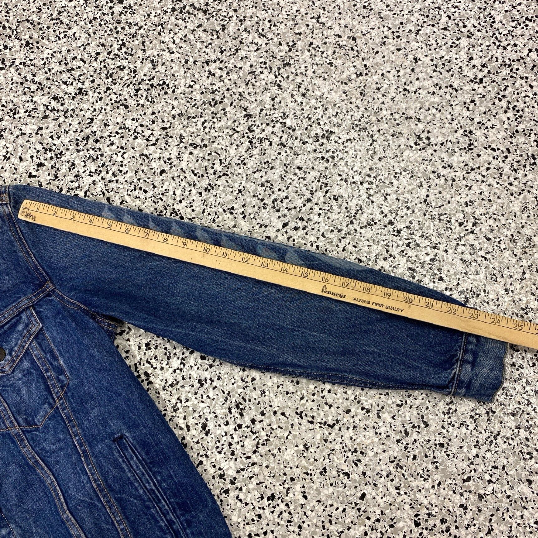 Levi's VINTAGE Levi's Trucker Denim Jacket Men M Blue Jeans Coat Stock Sample Tag Stencil Metal Collared Good Condition Size US M / EU 48-50 / 2 - 4 Thumbnail