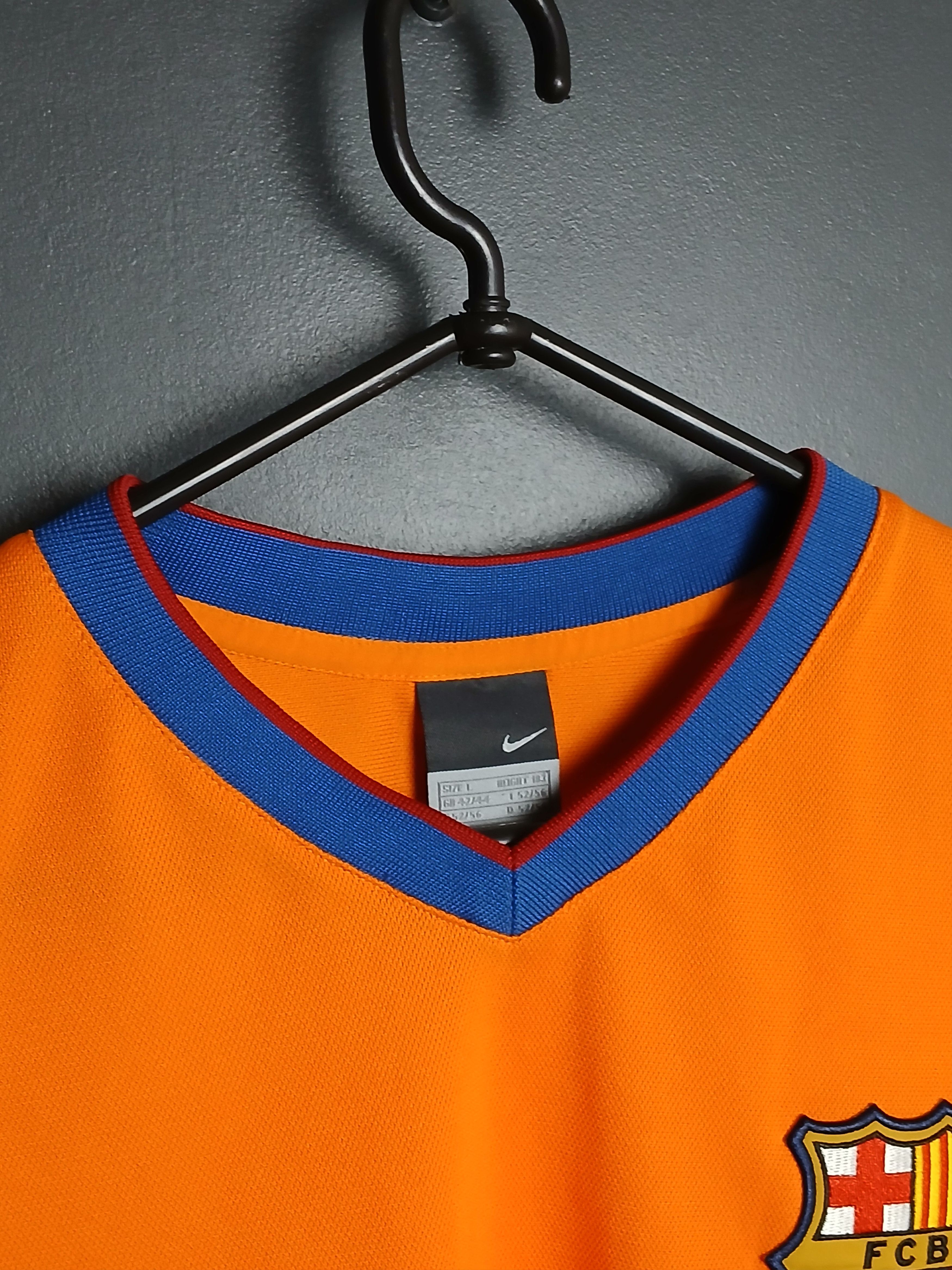 Other Barcelona 2006/2007 Away Football Jersey T-Shirt Size US L / EU 52-54 / 3 - 6 Thumbnail