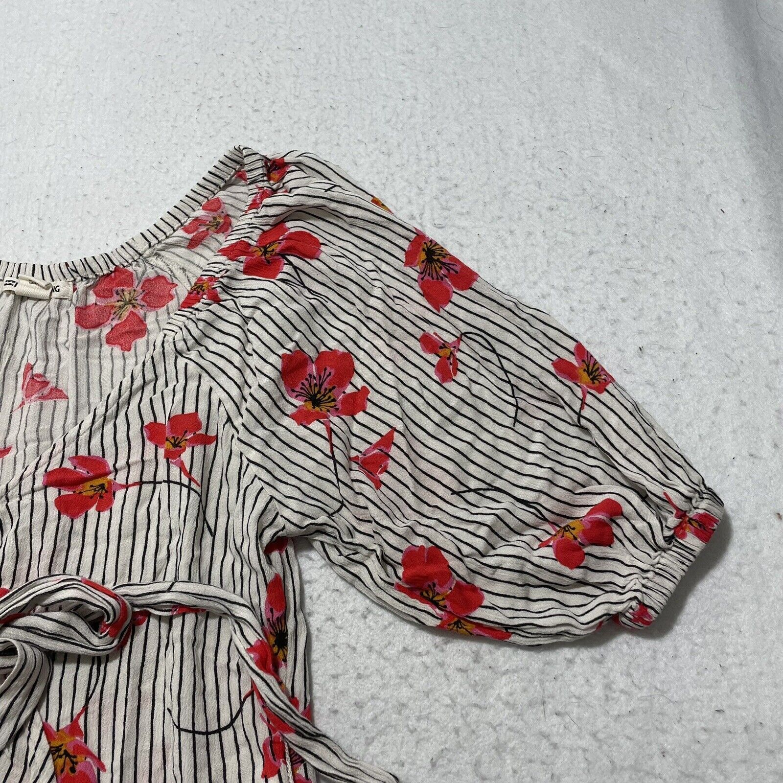 Billabong Billabong New Lust Versatile Wrap Top Medium Floral Blouse Size M / US 6-8 / IT 42-44 - 9 Thumbnail