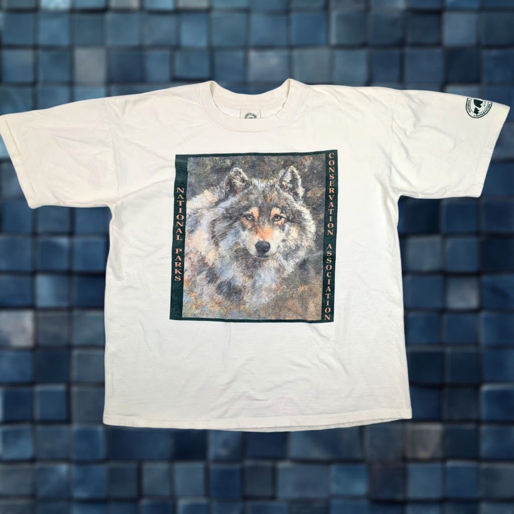Vintage VINTAGE Trench Wolf Graphic Shirt Men L Short Sleeve White 1990s Animals Crew Neck T-Shirt Size US L / EU 52-54 / 3 - 1 Thumbnail