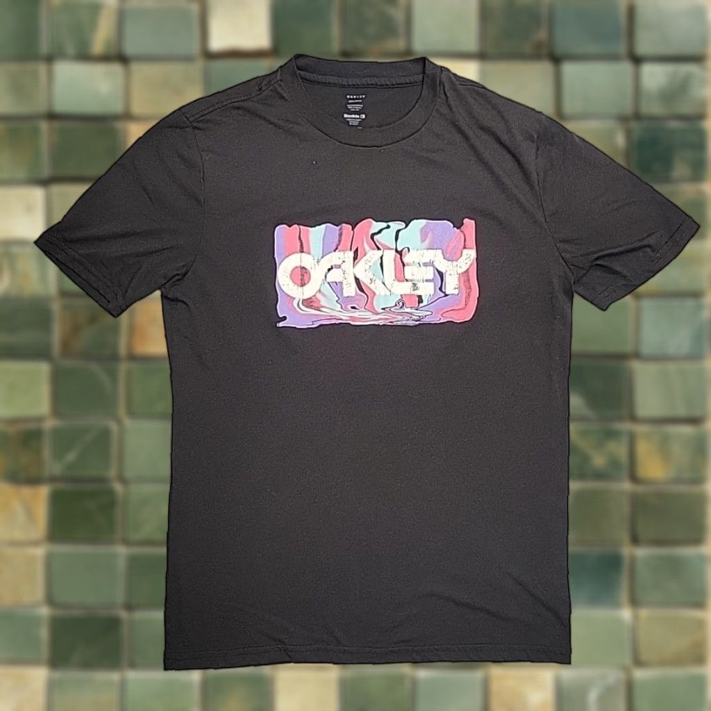 Oakley VINTAGE Oakley Shirt Mens Small Black Short Sleeve Crewneck Spellout Logo Buckle Casual Size US S / EU 44-46 / 1 - 1 Thumbnail