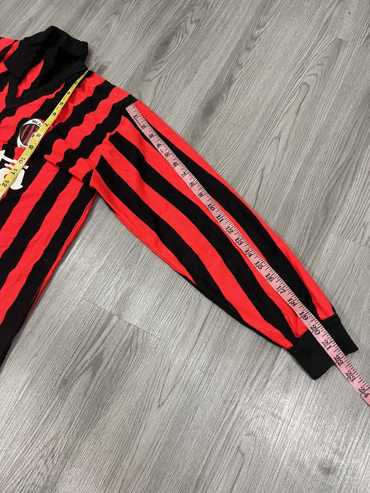 Vintage Vintage AC Milan 100%Acrylic Long Sleeve Supporter Jersey Size US M / EU 48-50 / 2 - 8 Thumbnail