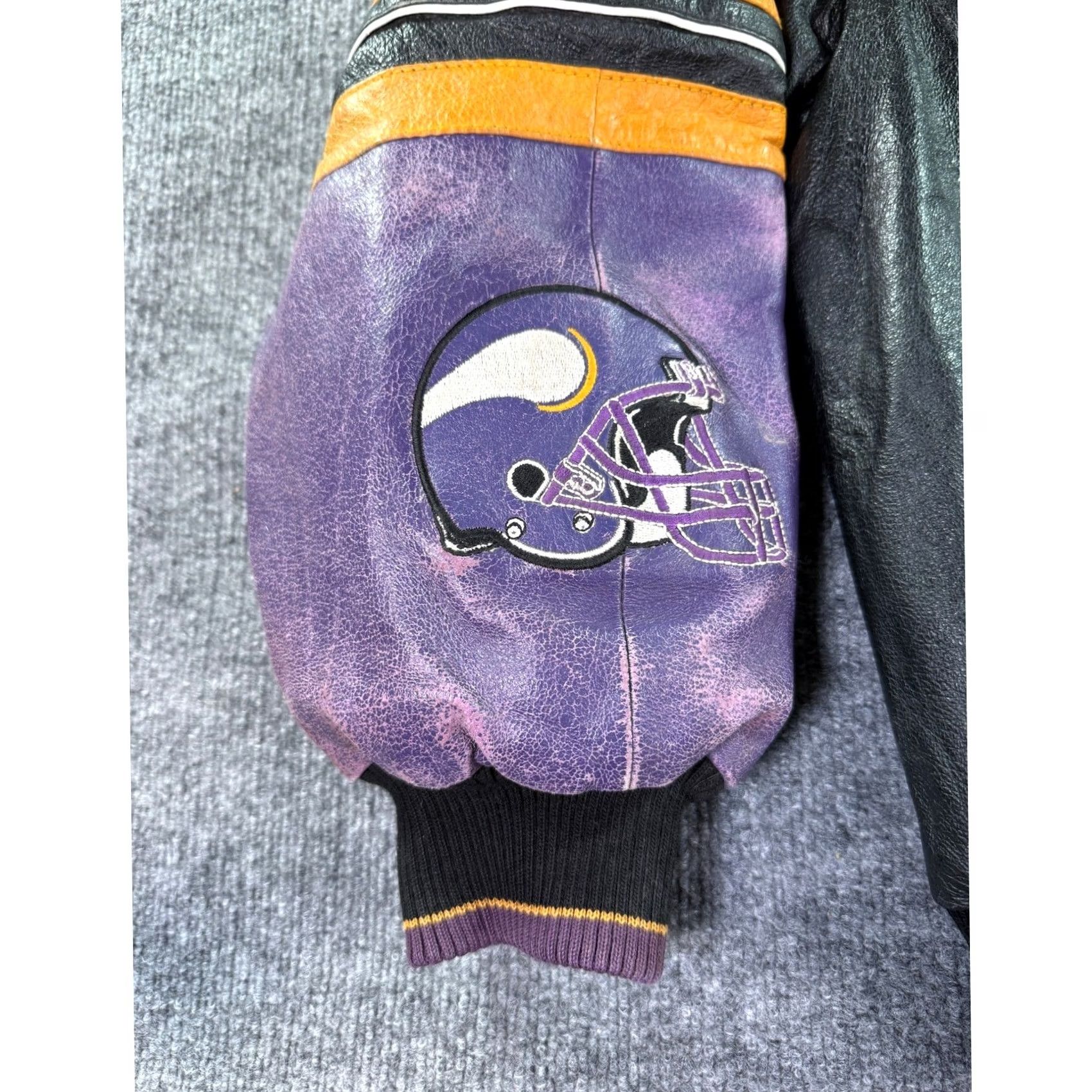 G-III VINTAGE Minnesota Vikings Leather Jacket Mens XL Black Purple NFL Varsity Bomber Size US XL / EU 56 / 4 - 4 Thumbnail