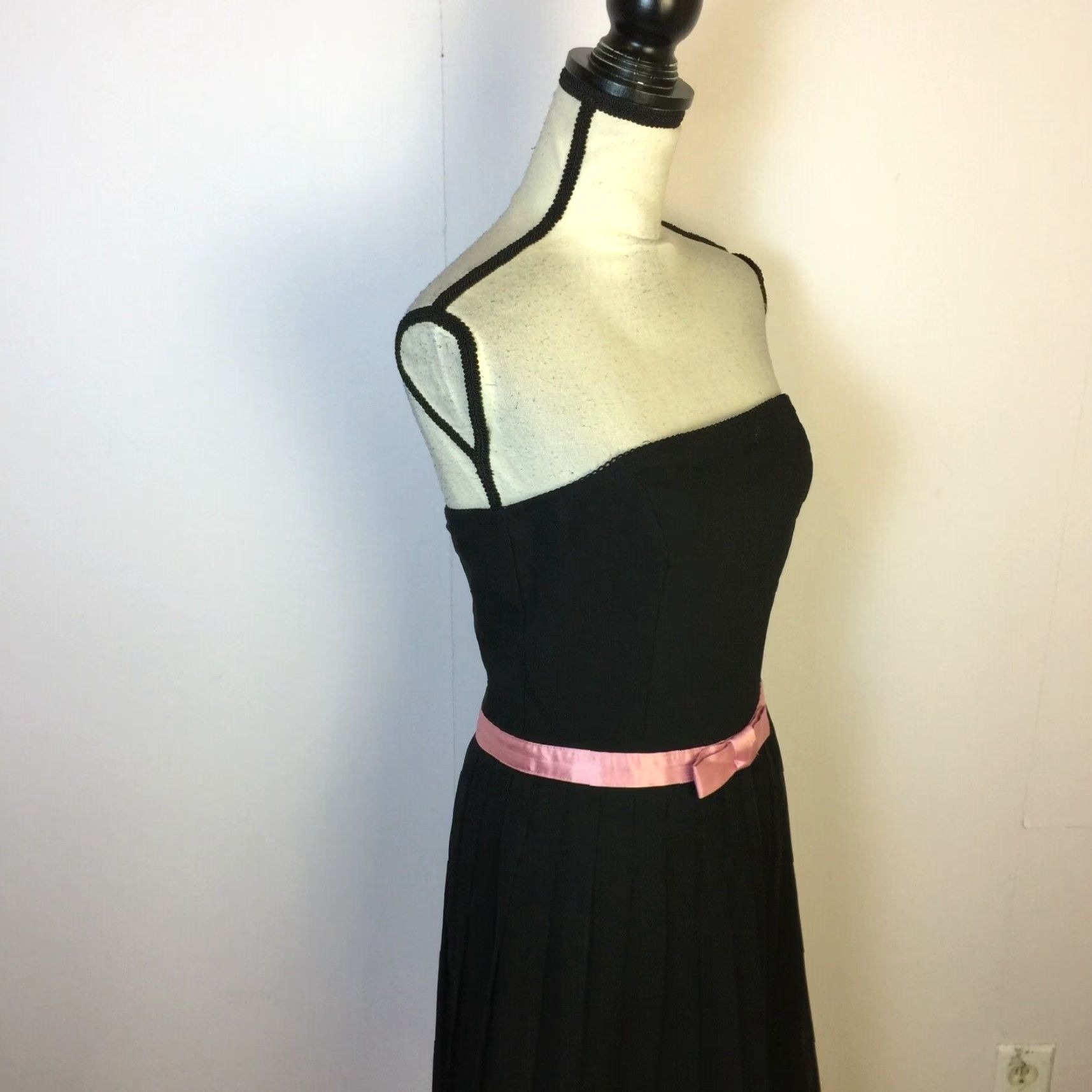 VINTAGE Rampage Strapless Fit & Flare Dress WOMAN Size 9 Black Pink Pleated Y2K 80s 90s Dress