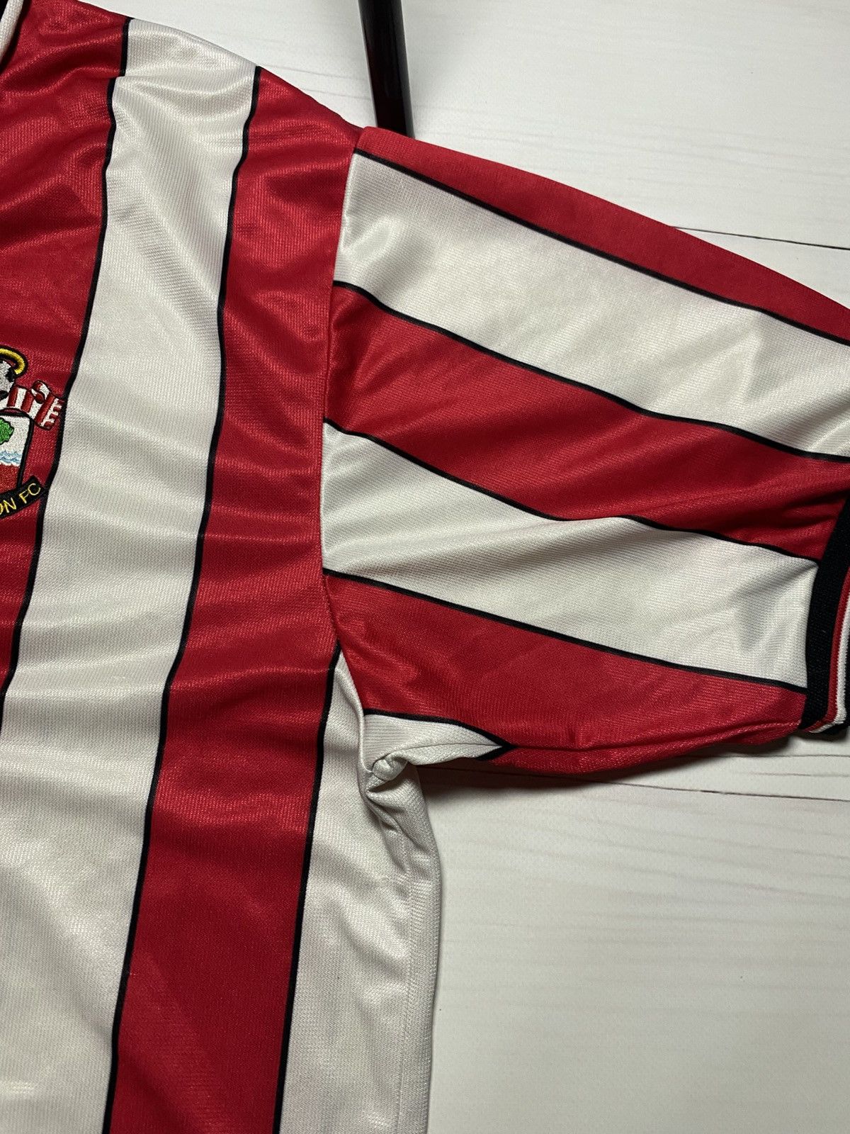 Vintage Vintage Southampton FC 2001/03 home football jersey t shirt Size US XL / EU 56 / 4 - 9 Thumbnail