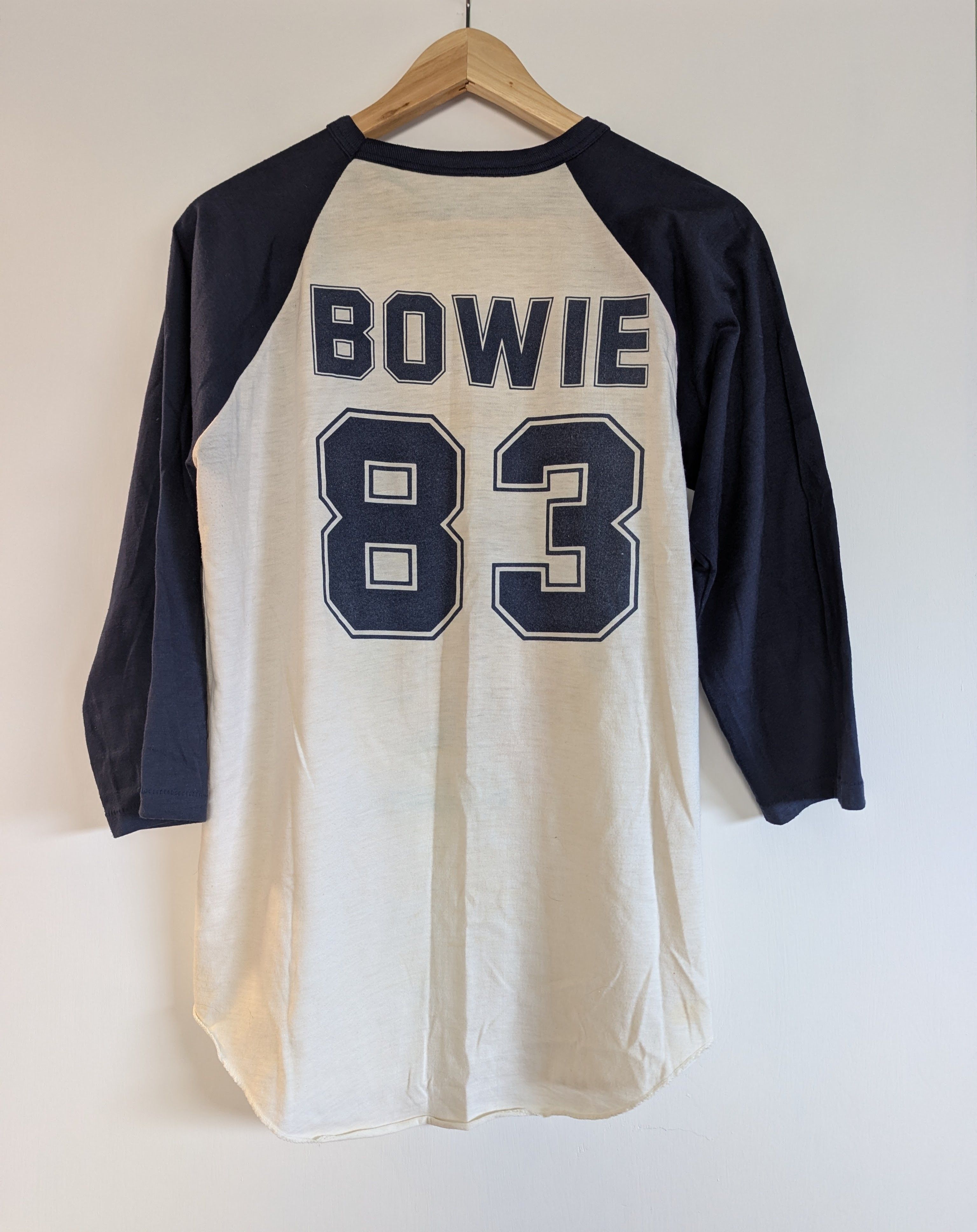Band Tees VTG 80s DAVID BOWIE SERIOUS MOONLIGHT TOUR 83 RARE tshirt L Size US L / EU 52-54 / 3 - 14 Thumbnail