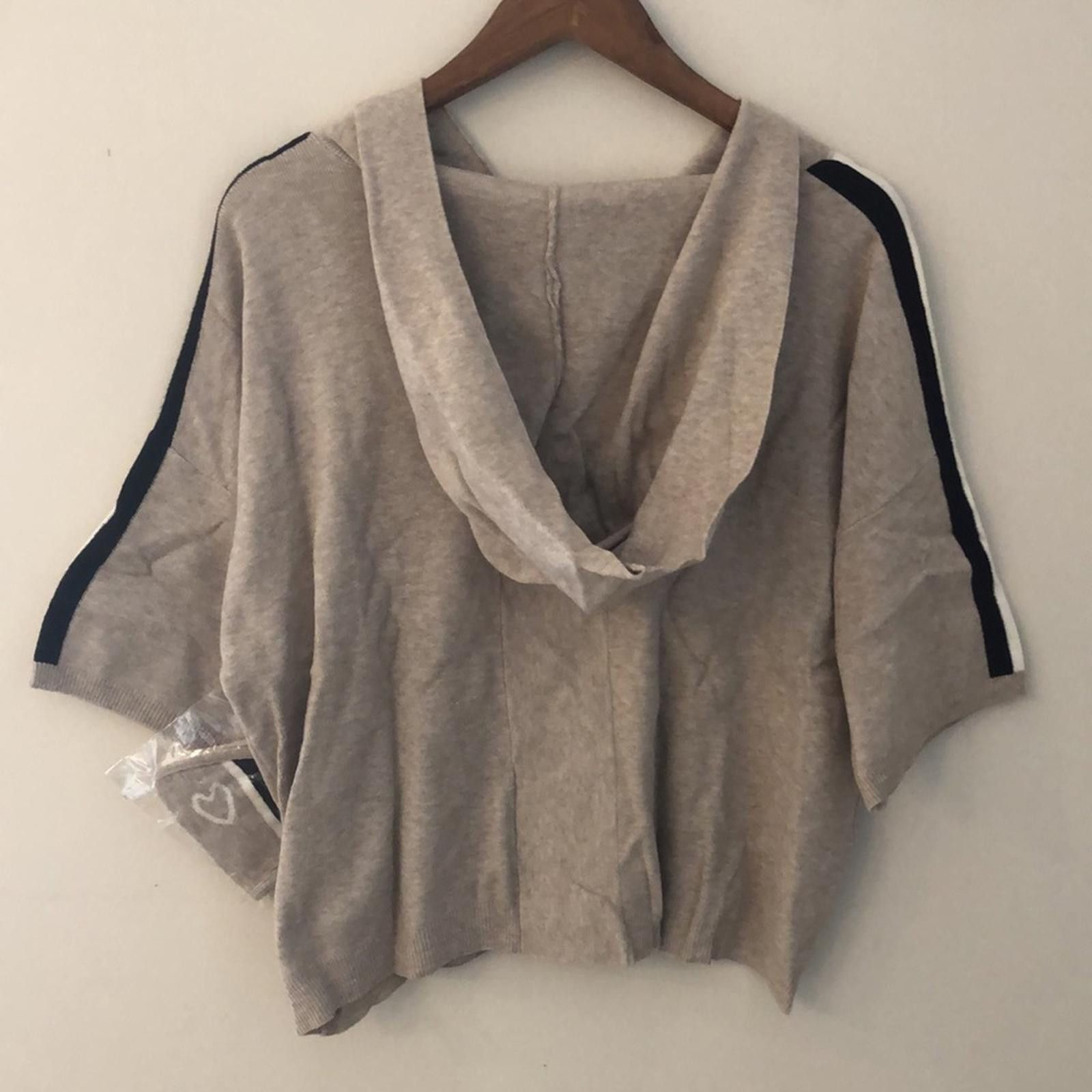 Other Karlie tan cropped hoodie sweater heart crop sleeve SZ Med Size M / US 6-8 / IT 42-44 - 2 Thumbnail