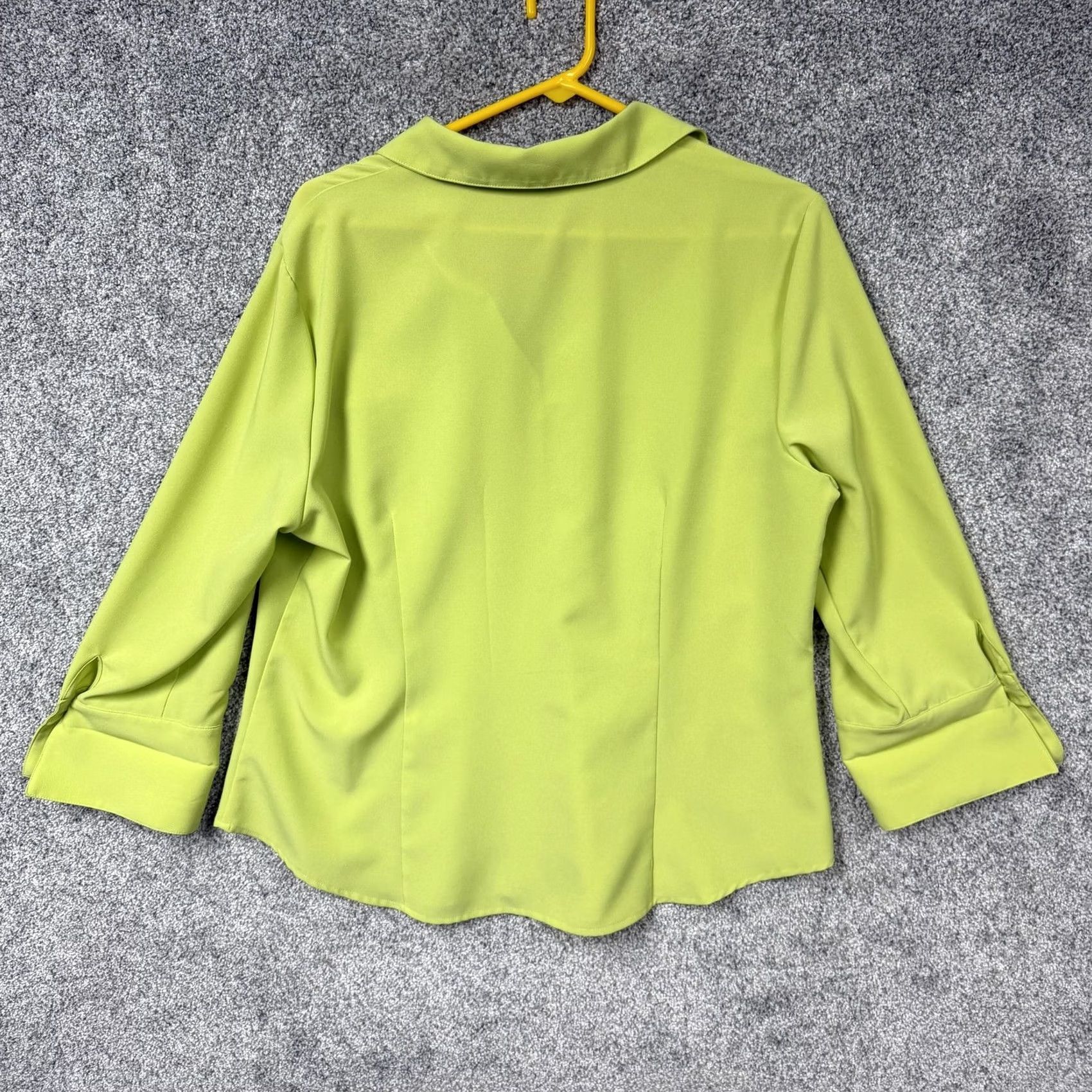 Vintage Cathy Che Top L Green Button-Up 3/4 Sleeve Embroidered Solid Casual Office Workwear 80s 90s Vintage No? Size L / US 10 / IT 46 - 7 Thumbnail