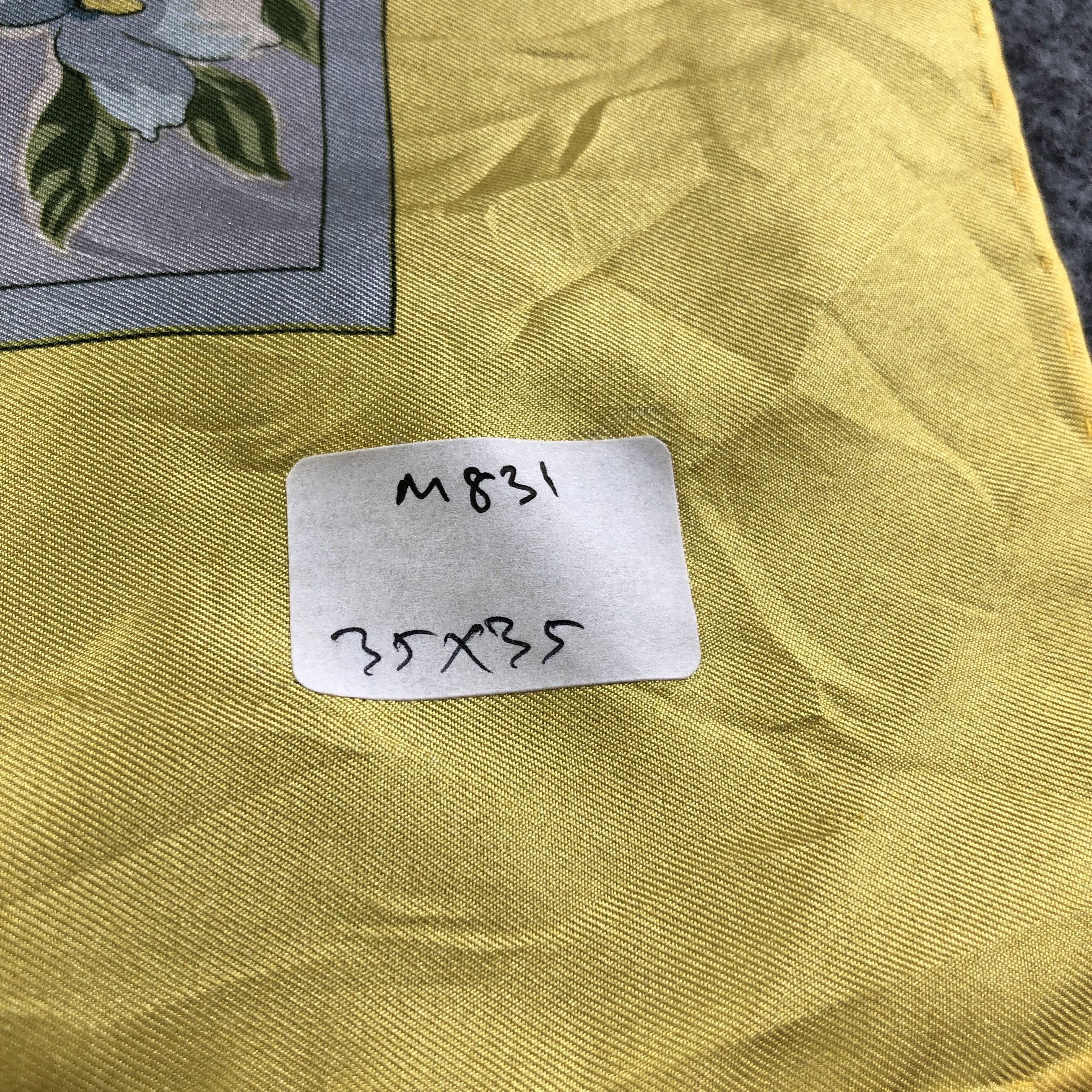 Japanese Brand Luxury Hand Rolled Floral Silk Scarf M831 Size ONE SIZE - 4 Thumbnail
