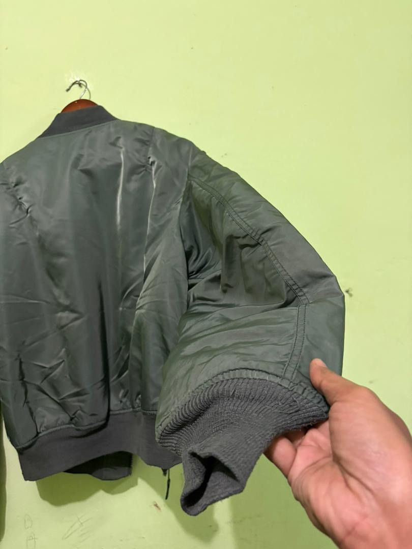 Alpha Industries Vintage 90’s Alpha industries MA-1 Bomber Jacket Design Size US L / EU 52-54 / 3 - 13 Thumbnail