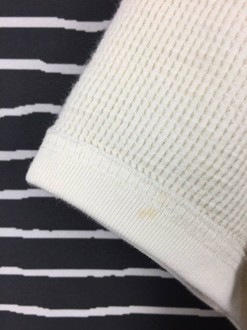 Japanese Brand Uniqlo Authentic Original Waffle Knit Henley Neck Tee Size US S / EU 44-46 / 1 - 4 Thumbnail