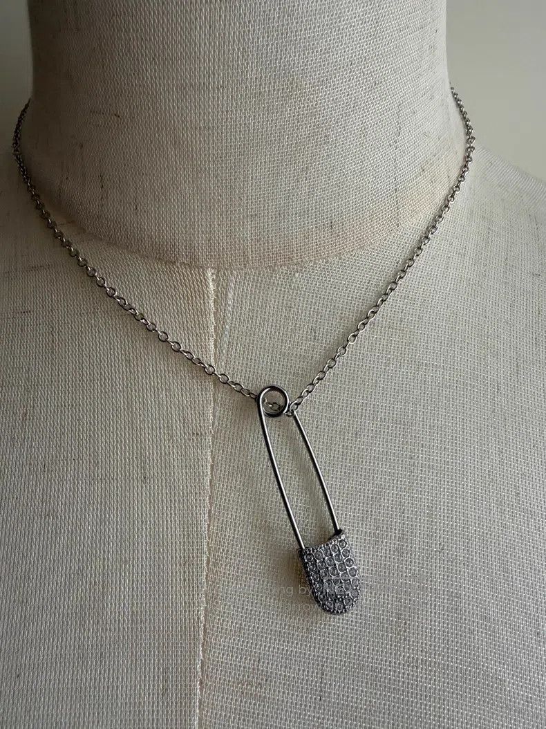 Vivienne Westwood Vivienne Westwood Christmas Heart Pin Watch Necklace Size ONE SIZE - 6 Thumbnail