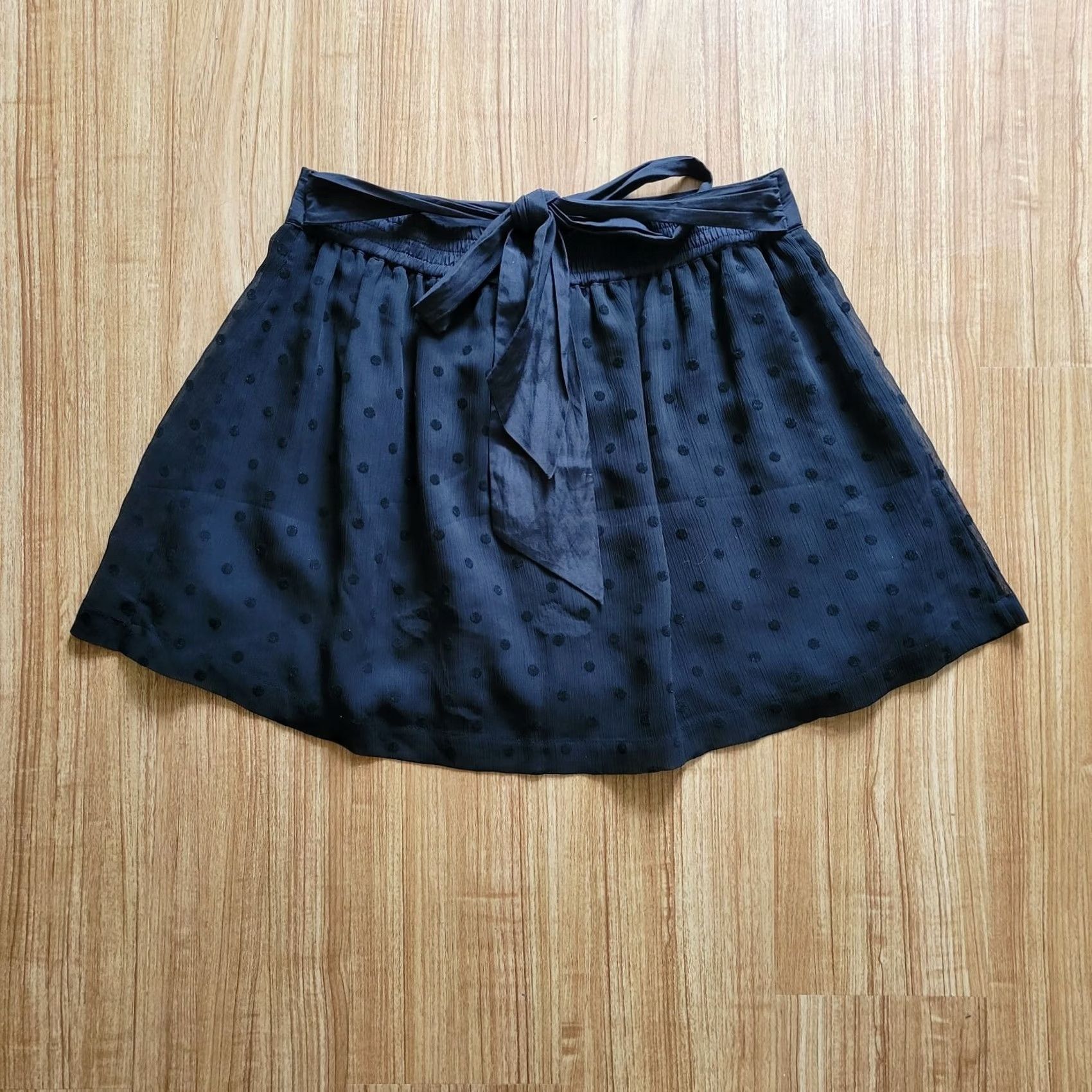 American Eagle Outfitters VINTAGE? No. American Eagle Outfitters Skirt Women Size 0 Black Polka Dot Mini Tie Waist Short 28" Waist 16" Long Size 25" / US 0 / IT 36 - 4 Thumbnail
