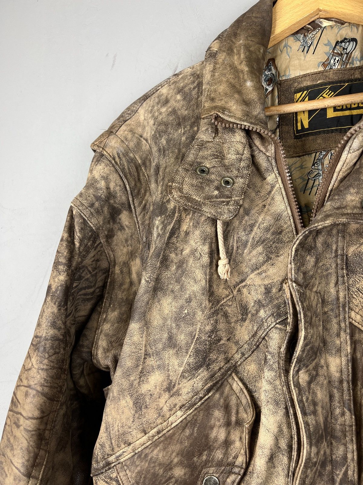 Vintage Vintage Multi pocket Camo Leather Jacket G2 style Size US L / EU 52-54 / 3 - 4 Thumbnail
