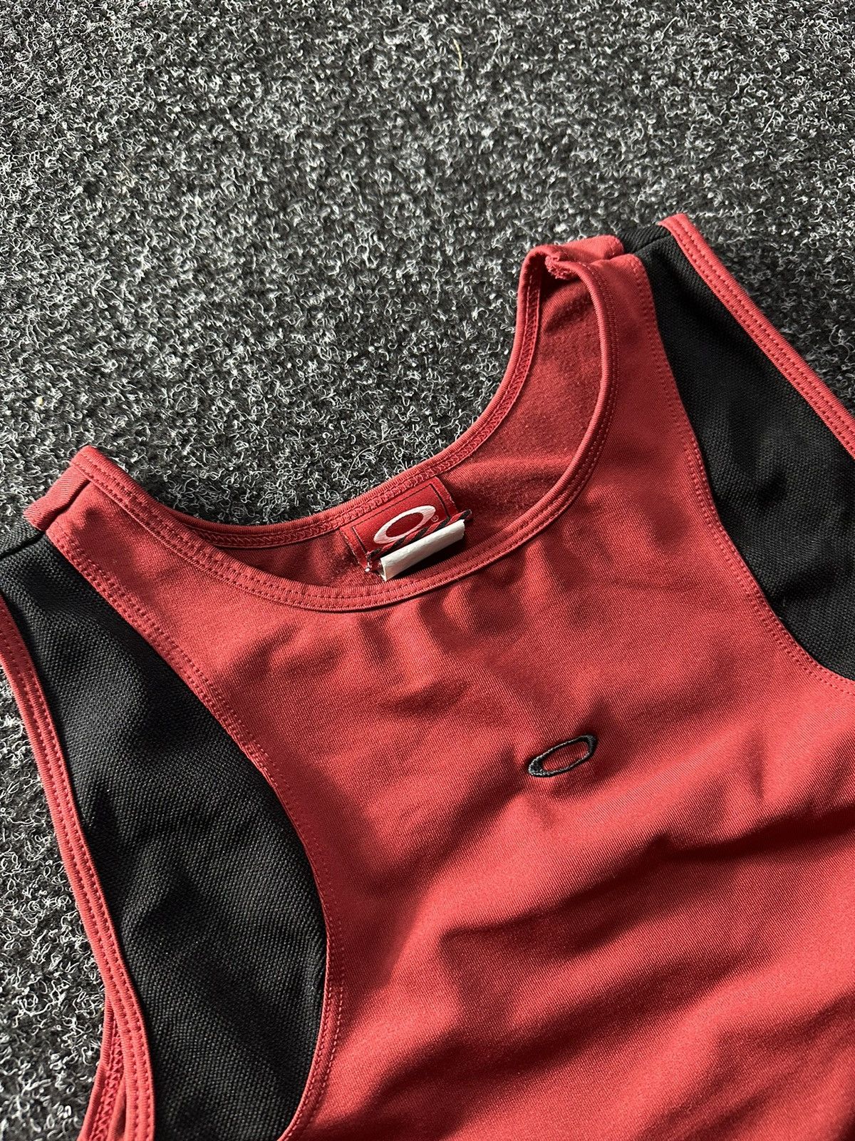 Oakley × Vintage 🚨Oakley Woman Tank Top OUTDOOR SPORT Y2K red size L Size L / US 10 / IT 46 - 3 Thumbnail