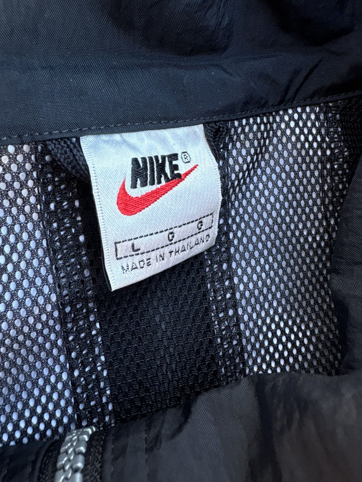 Vintage Vintage Nike Windbreaker Pullover Size US L / EU 52-54 / 3 - 4 Thumbnail