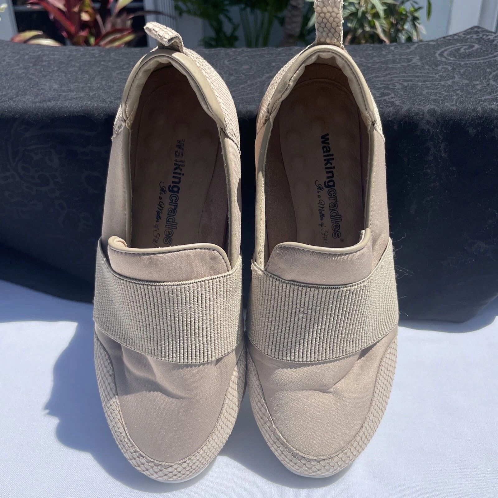 Other Walking Cradles Women’s Beige Leather Canvas SlipOn Sneakers Size US 7.5 / IT 37.5 - 1 Thumbnail