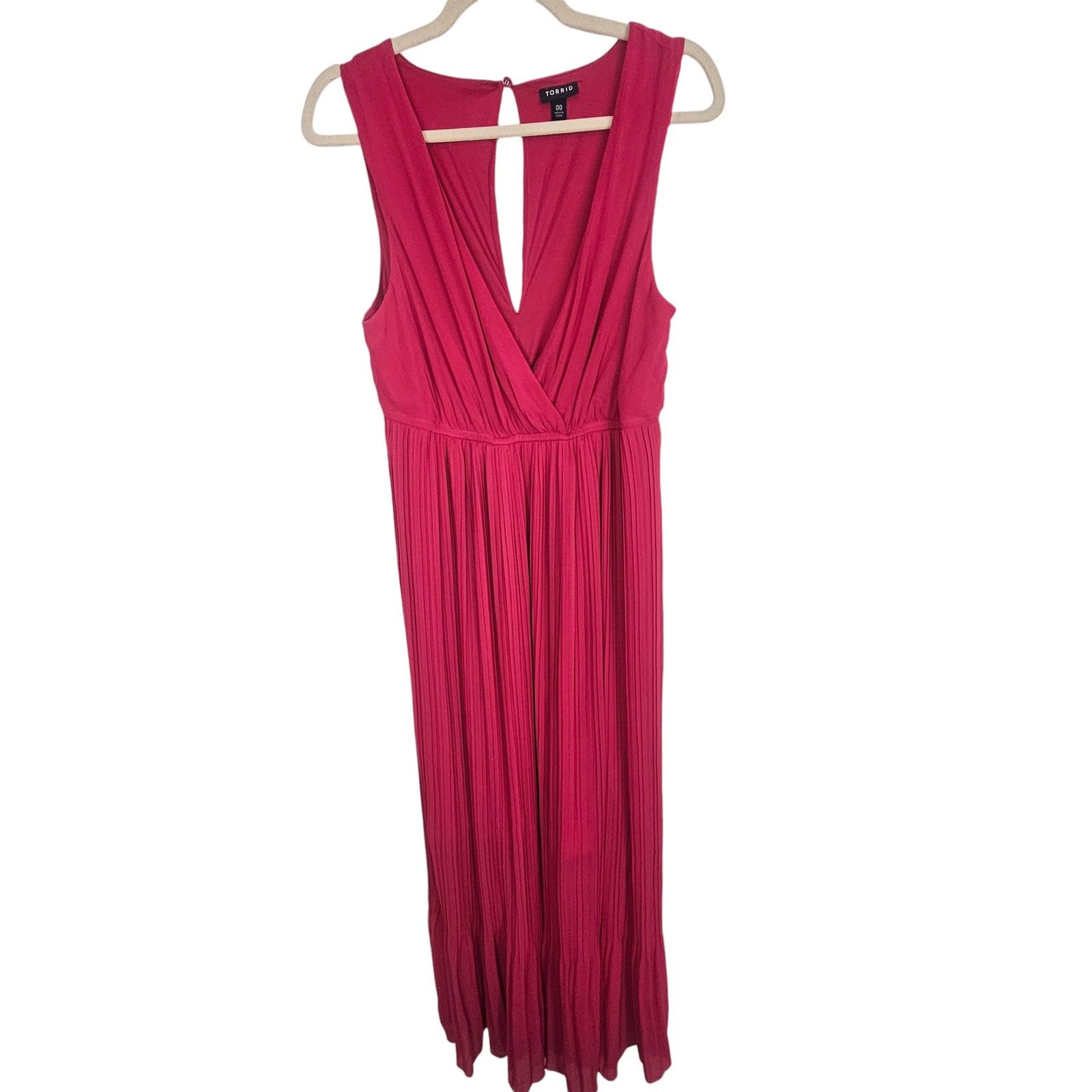 Torrid Torrid Womens Pleated Surplice Maxi Dress Plus 00X Wedding Size XXS / US 00 / IT 34 - 2 Thumbnail