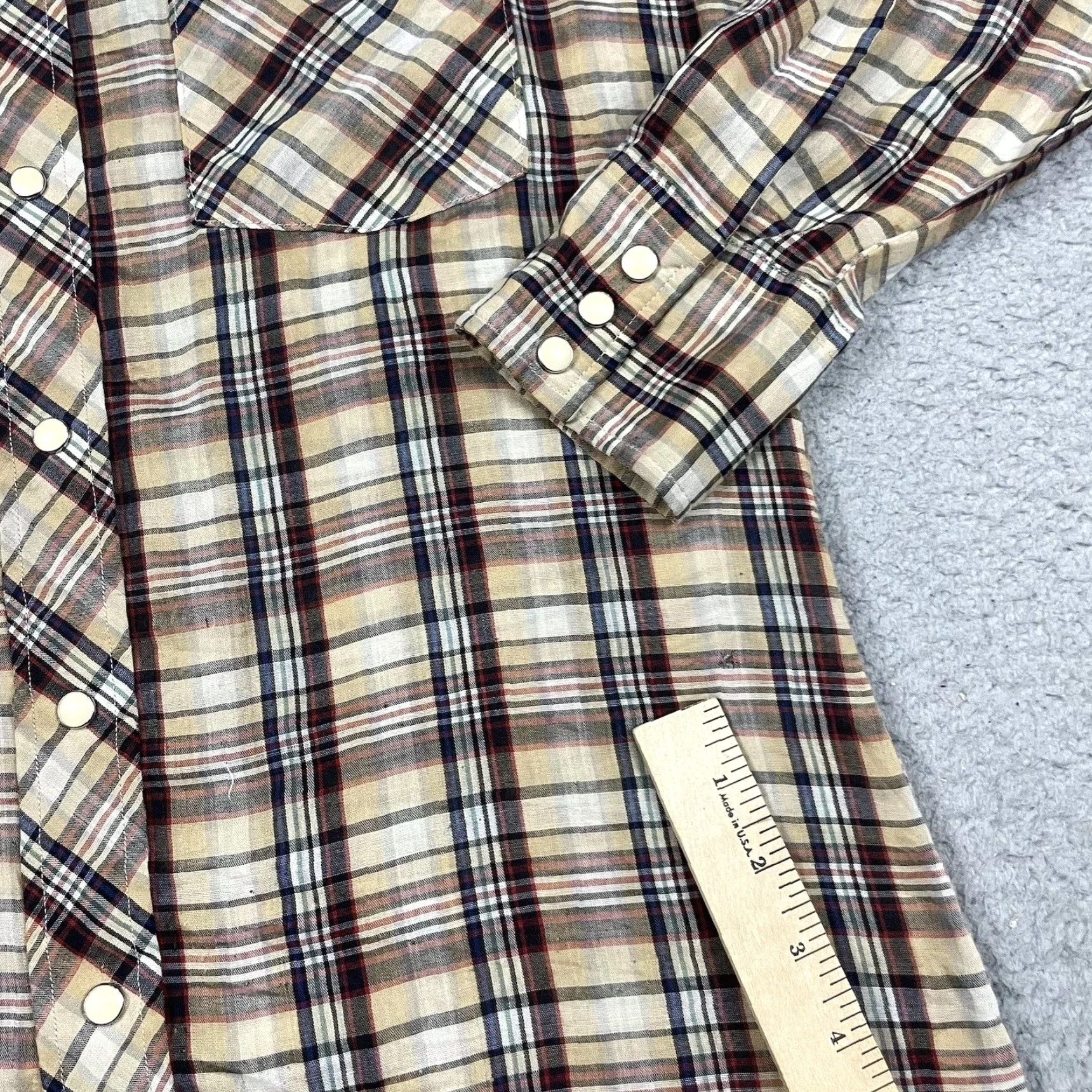 Wrangler VINTAGE Wrangler Shirt Adult Large Brown Western Fashion Pearl Snap Plaid Cowboy Shirt Mens Wrangler Western Fashion Size US L / EU 52-54 / 3 - 7 Thumbnail