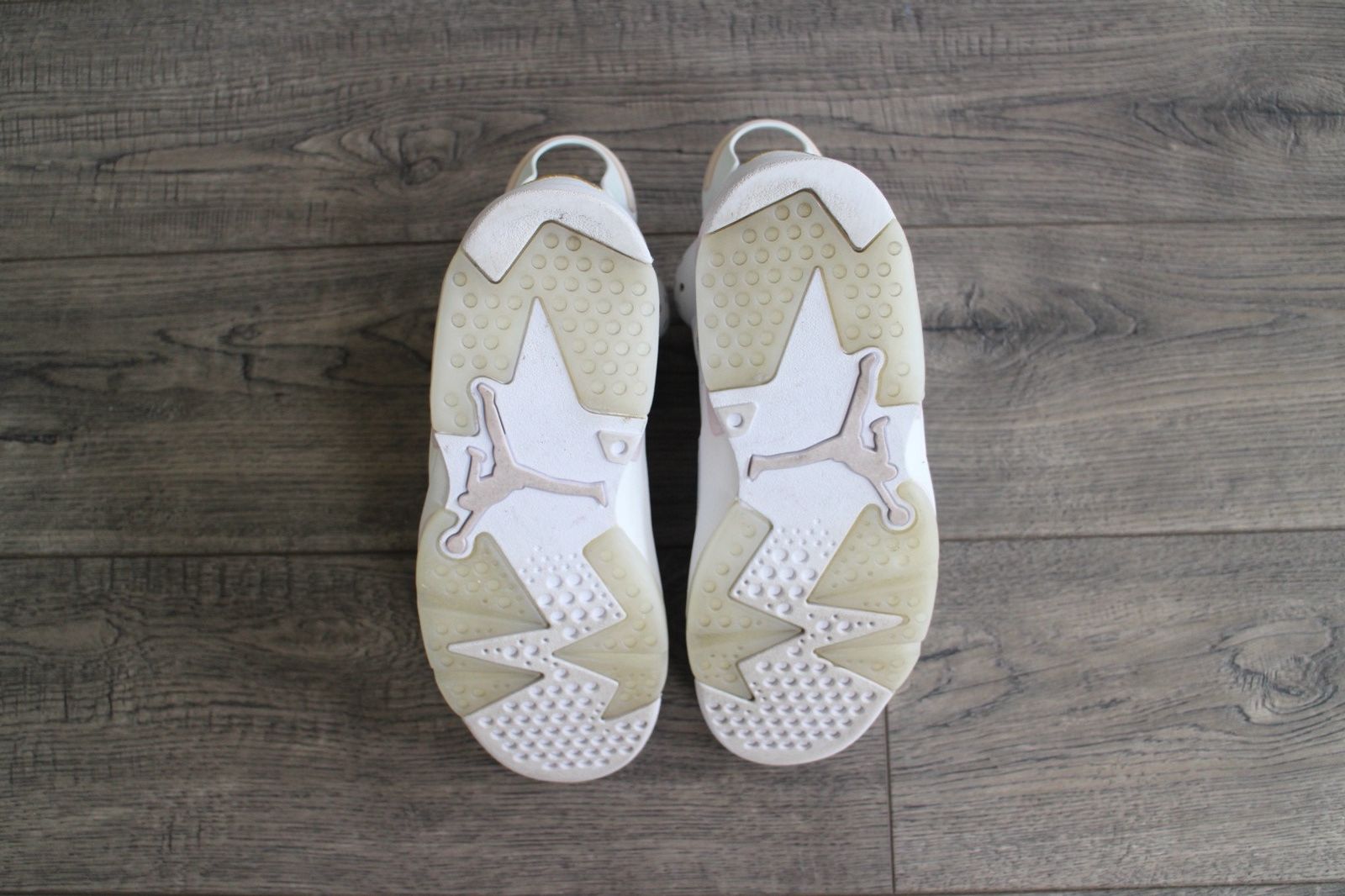 Jordan Brand Nike Air Jordan 6 Retro “Gold Hoops” Size US 6.5 / IT 36.5 - 6 Thumbnail