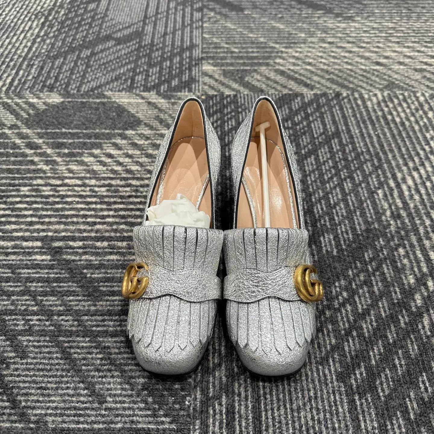 Gucci Gucci Women's Silver Tassel Heels 36.5 Size US 6 / IT 36 - 2 Thumbnail