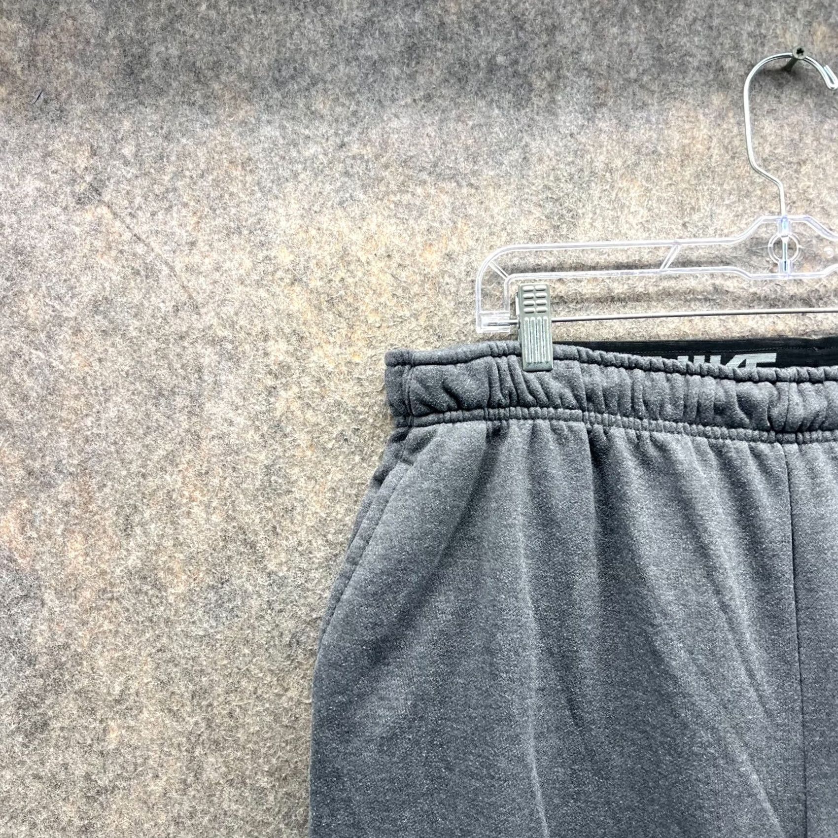 Nike VINTAGE Nike Sweatpants Men 2XL Gray Athletic Training Dri Fit Polyester Jogger Knit XXL Pants Women? Size US 39 - 6 Thumbnail