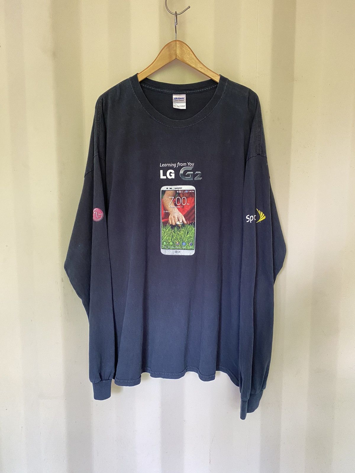 Designer × Vintage LG mobile phone long sleeve tee Size US XXL / EU 58 / 5 - 1 Thumbnail