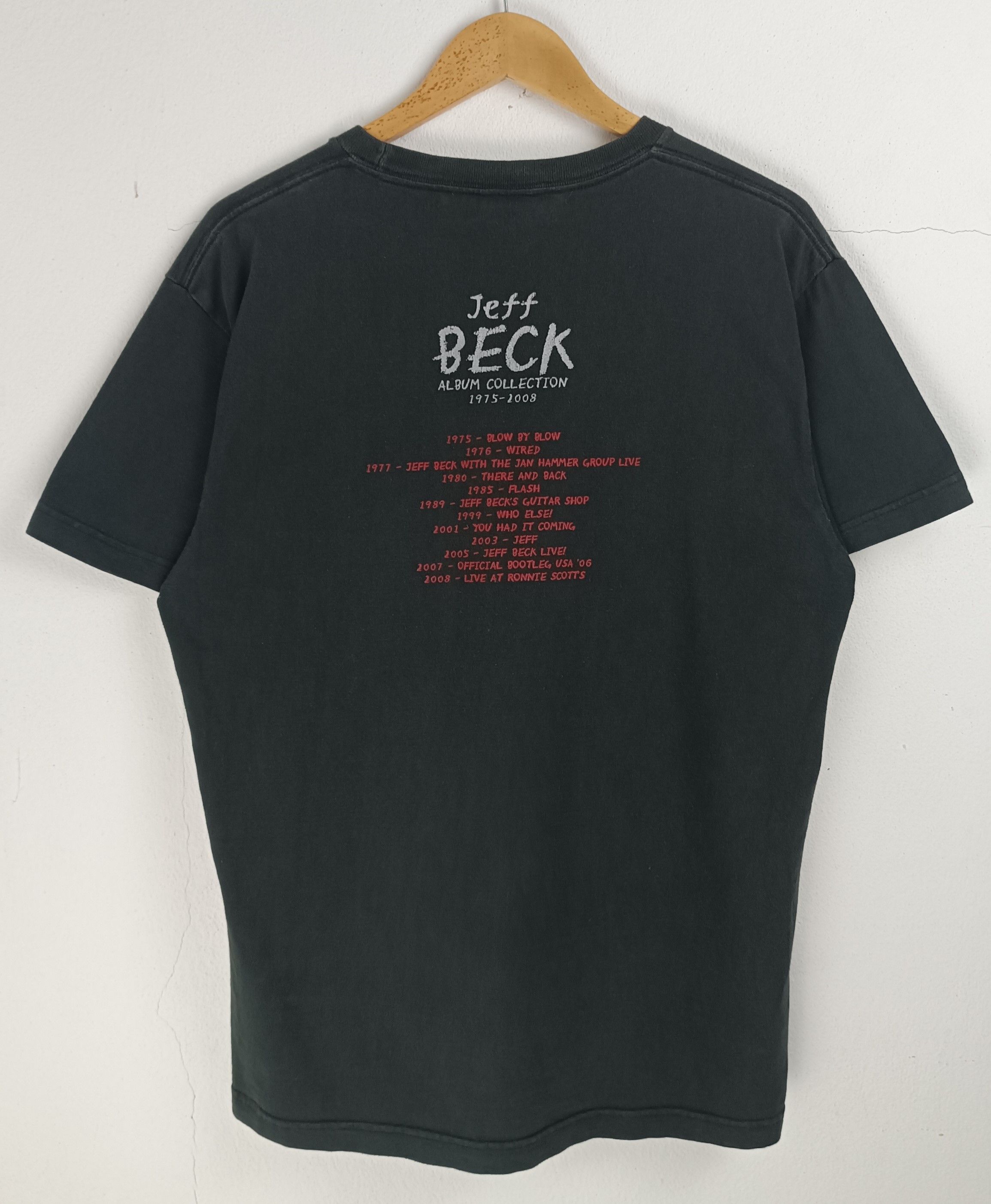 Band Tees VINTAGE '08 JEFF BECK ALBUM COLLECTION FADED TEE YARDBIRDS Size US L / EU 52-54 / 3 - 4 Thumbnail