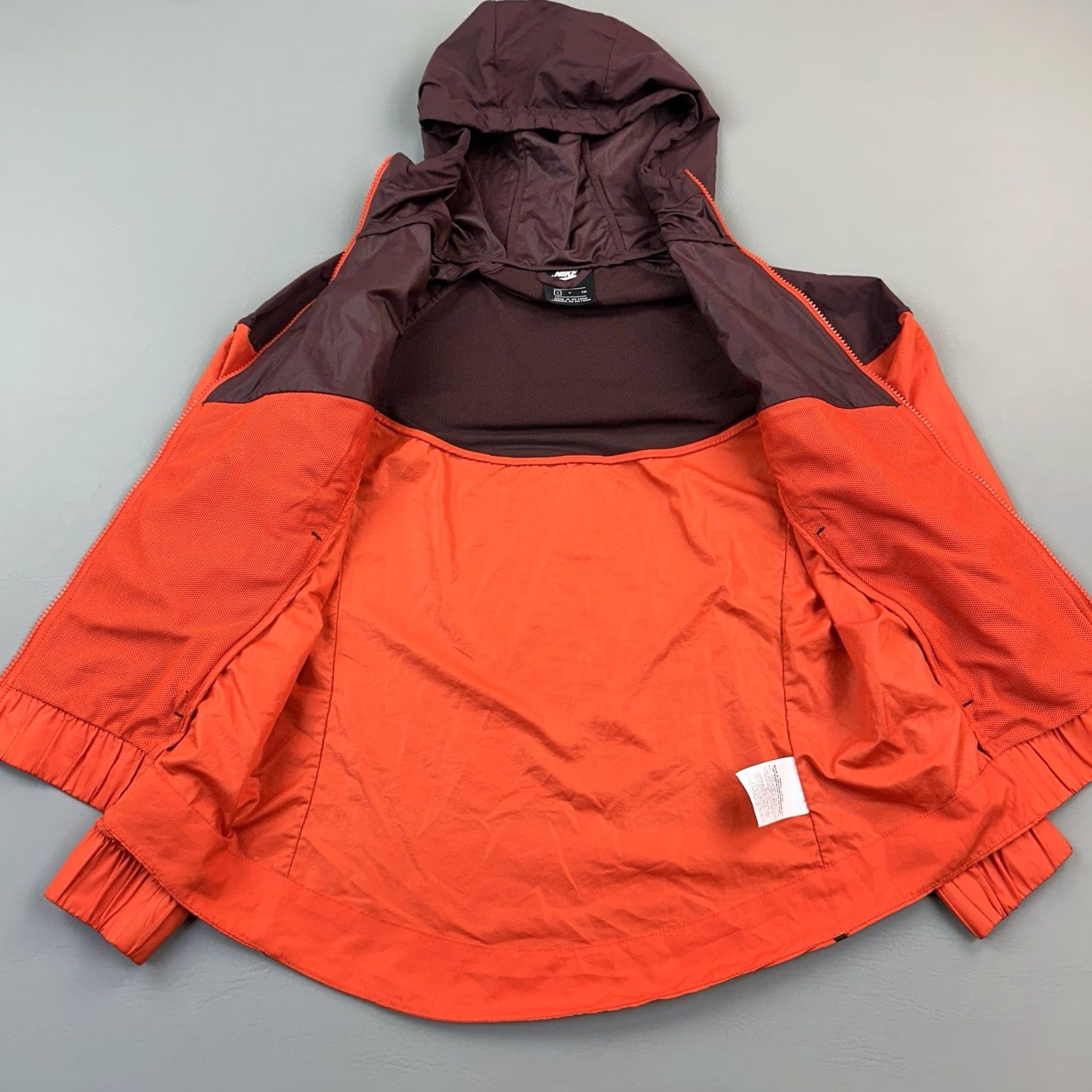 Nike Nike Windrunner Jacket Women's Small Full Zip Lightweight Windbreaker Windrunner Jacket Windrunner Nike Size S / US 4 / IT 40 - 2 Thumbnail