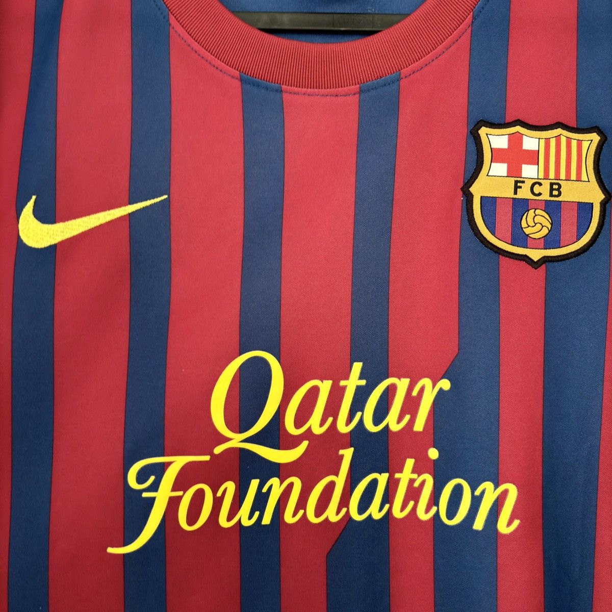 Nike 2011 2012 Barcelona Barca Nike Home Soccer Jersey Shirt Tee Size US S / EU 44-46 / 1 - 4 Thumbnail