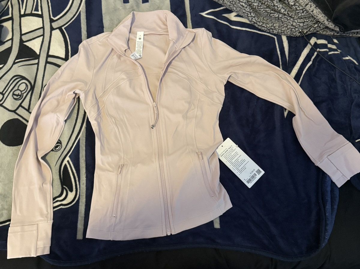 Lululemon Lululemon Define Jacket “Nulu” Size M / US 6-8 / IT 42-44 - 1 Thumbnail