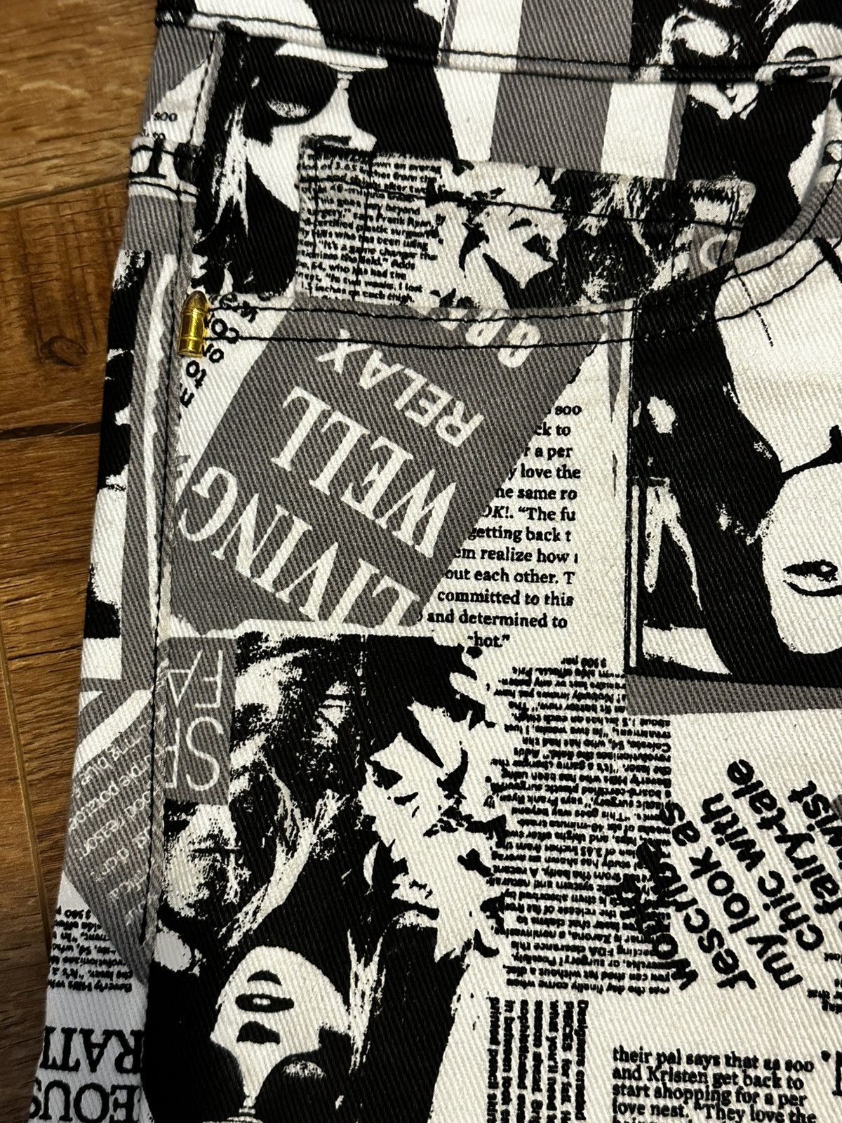 Golden Denim Golden Denim The True Stacked Revista Newspaper Print Jeans Size US 32 / EU 48 - 18 Thumbnail