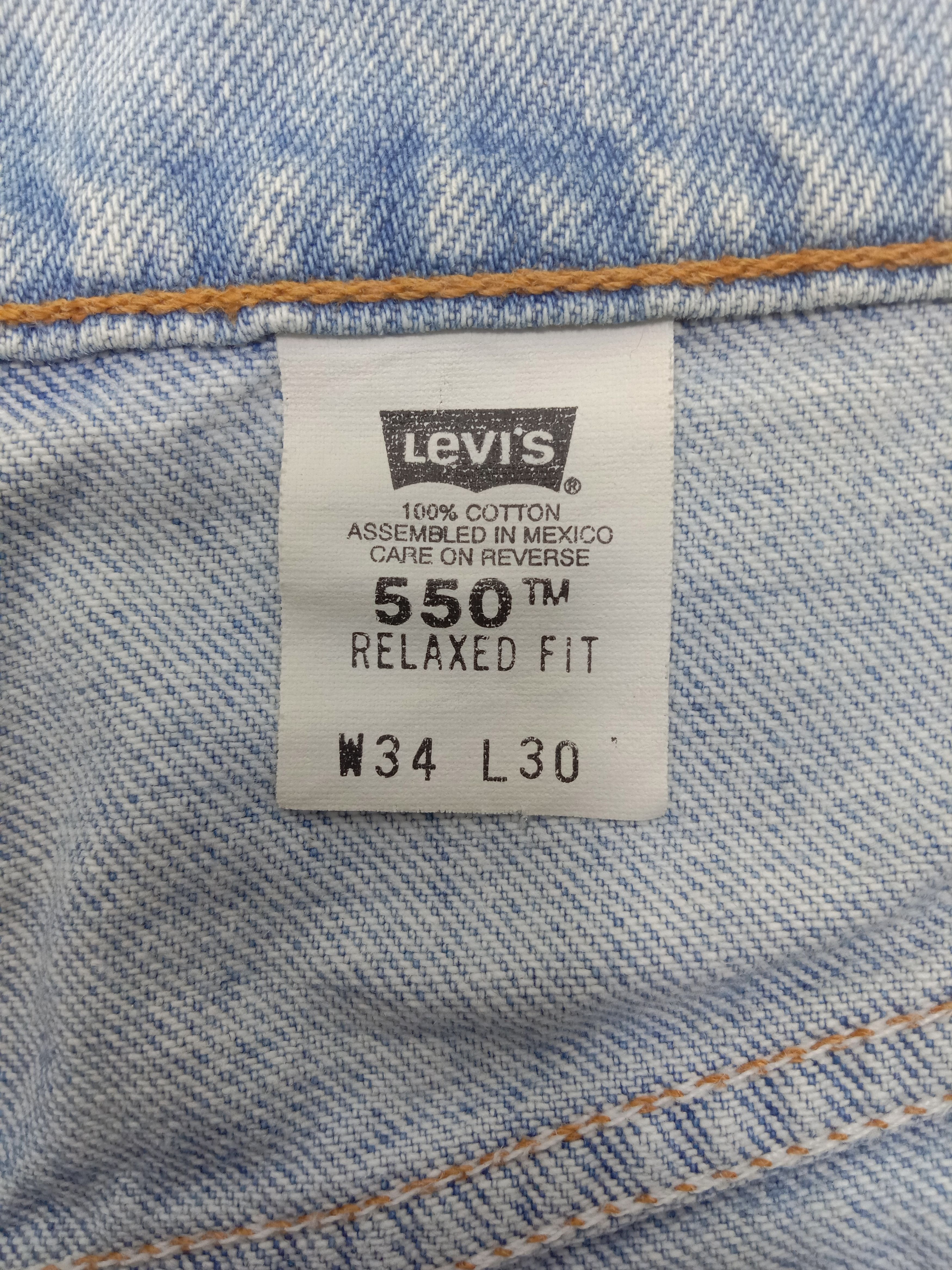 Levi's Vintage 90s Levi's 550 Jeans Relaxed Fit Light Wash Denim Size US 33 - 13 Thumbnail