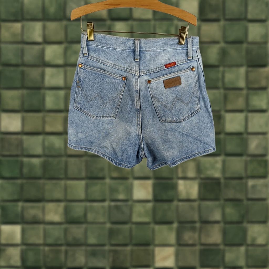 Wrangler VINTAGE Wrangler Shorts Women's 9 Denim Blue 90s Western 5-Pocket Wrangler Brand Regular Mom Rise See Pictures US Made XS? Size 30" / US 8 / IT 44 - 1 Thumbnail