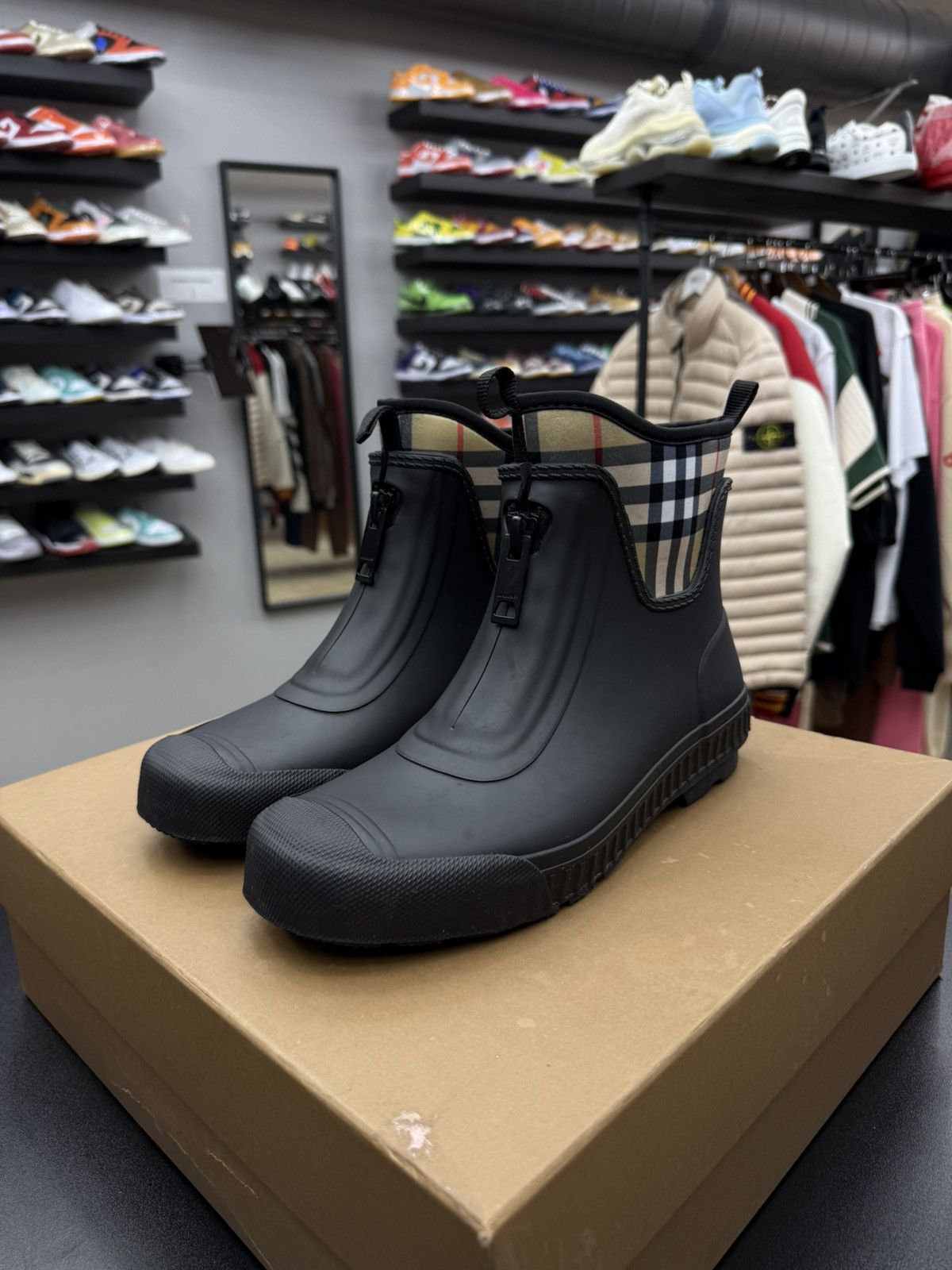 Burberry Burberry Flinton Check Rain Boots Booties Size 39 / 9 US Size US 9 / IT 39 - 9 Thumbnail