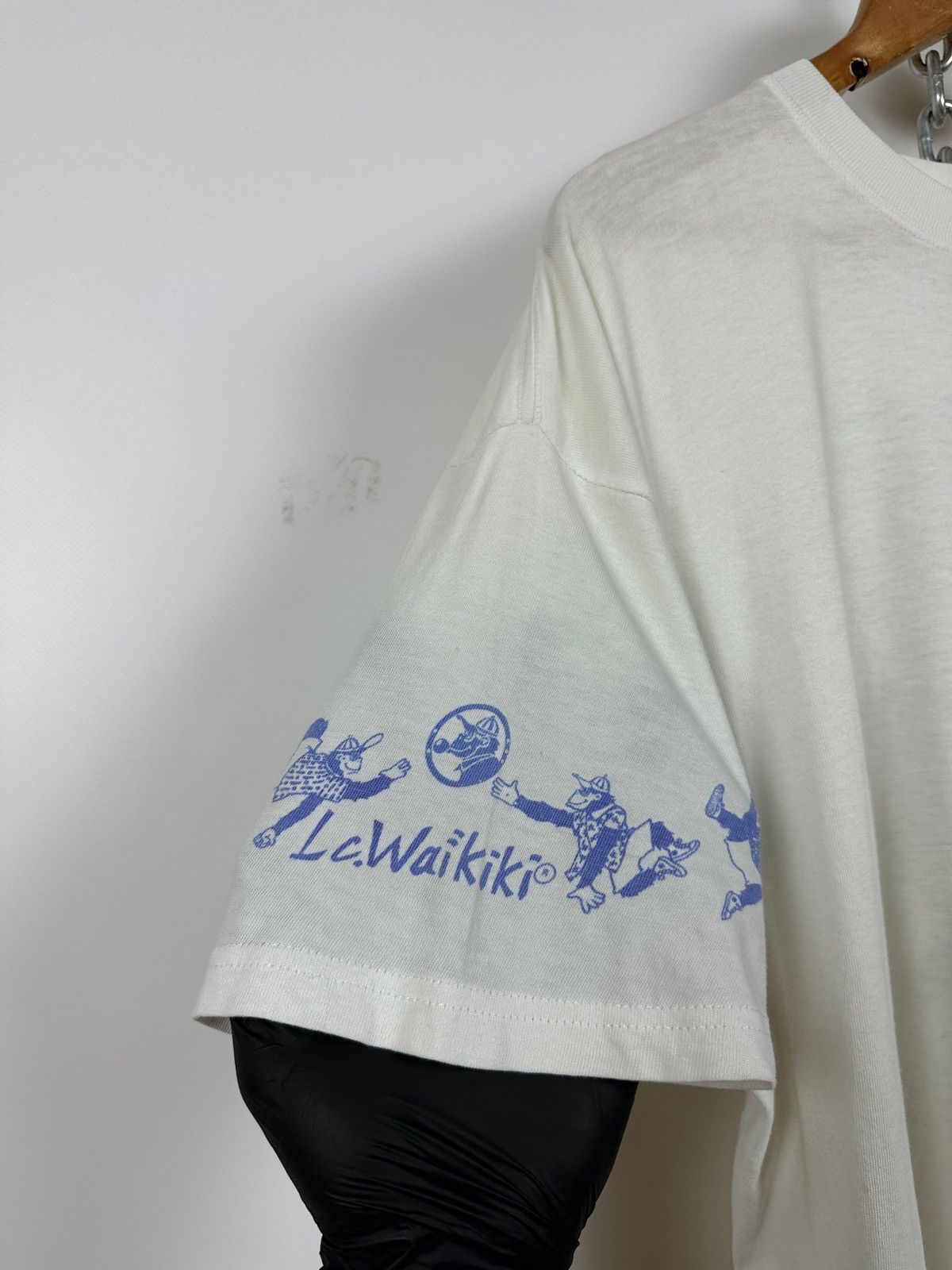Hook-Ups Vintage LC Waikiki T-Shirt Size US XL / EU 56 / 4 - 12 Thumbnail