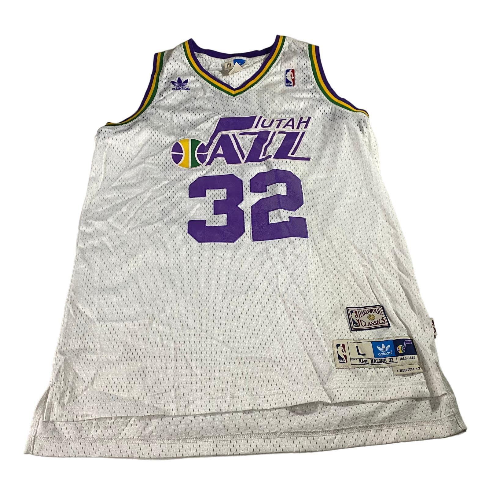 RARE selling VINTAGE 1980’s Karl Malone Utah Jazz shirt