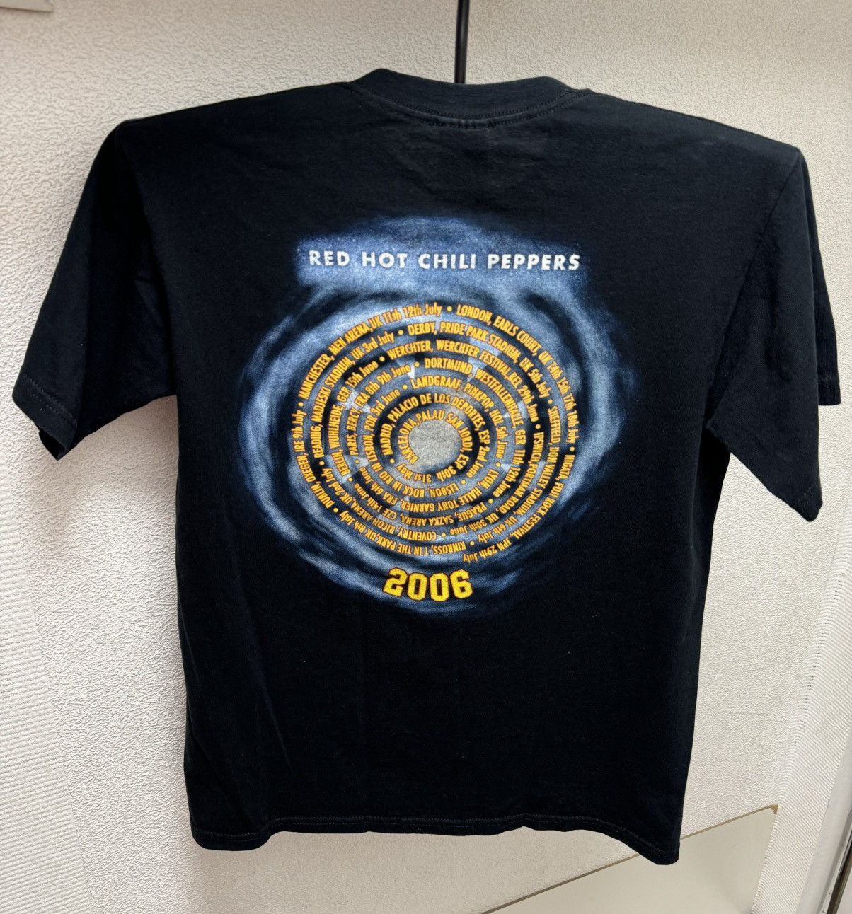 Band Tees Red Hot Chili Peppers RHCP vintage tour t-shirt 2006 M Size US M / EU 48-50 / 2 - 2 Thumbnail