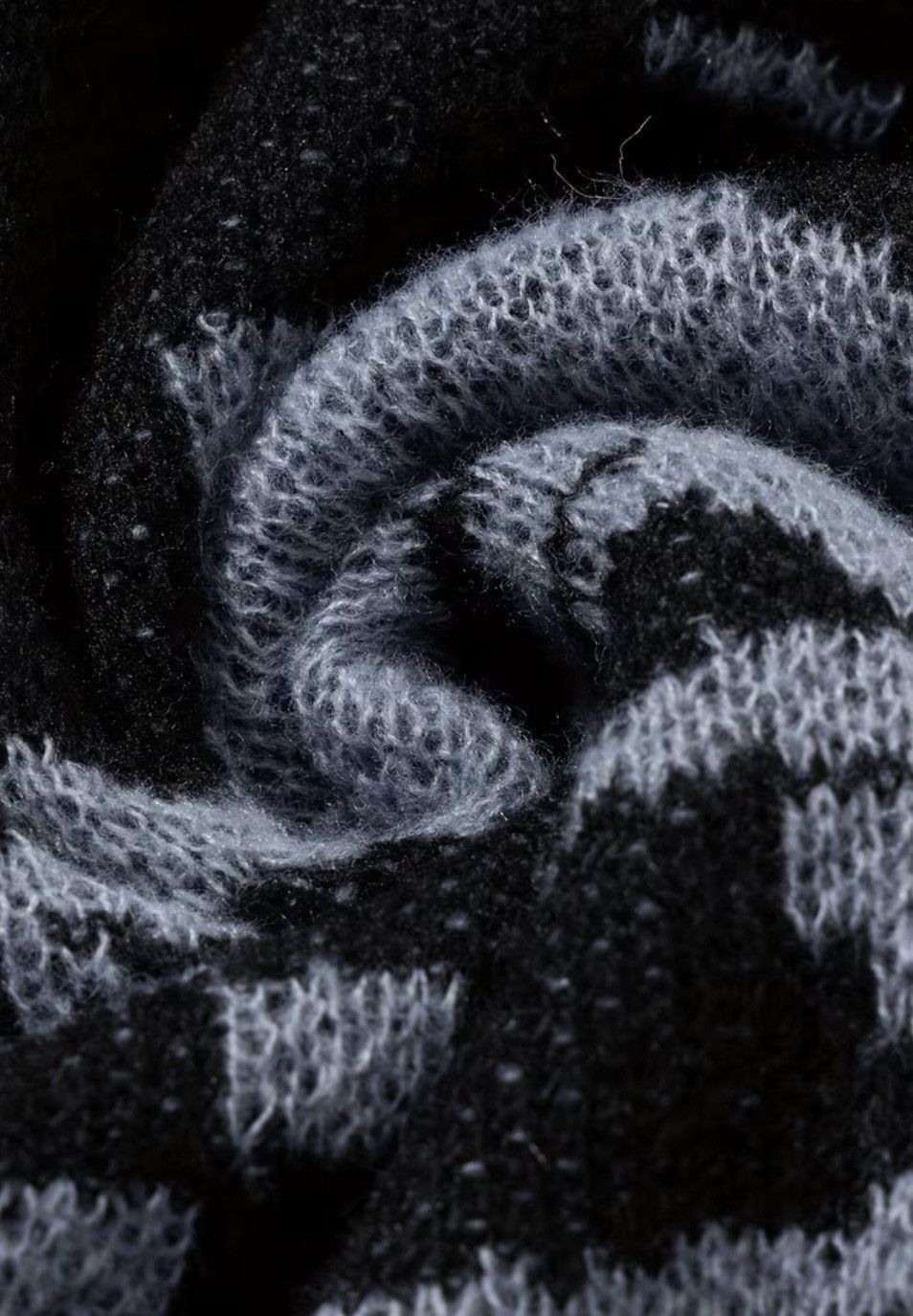 Other very soft knit skeleton sweater Size US XL / EU 56 / 4 - 5 Thumbnail