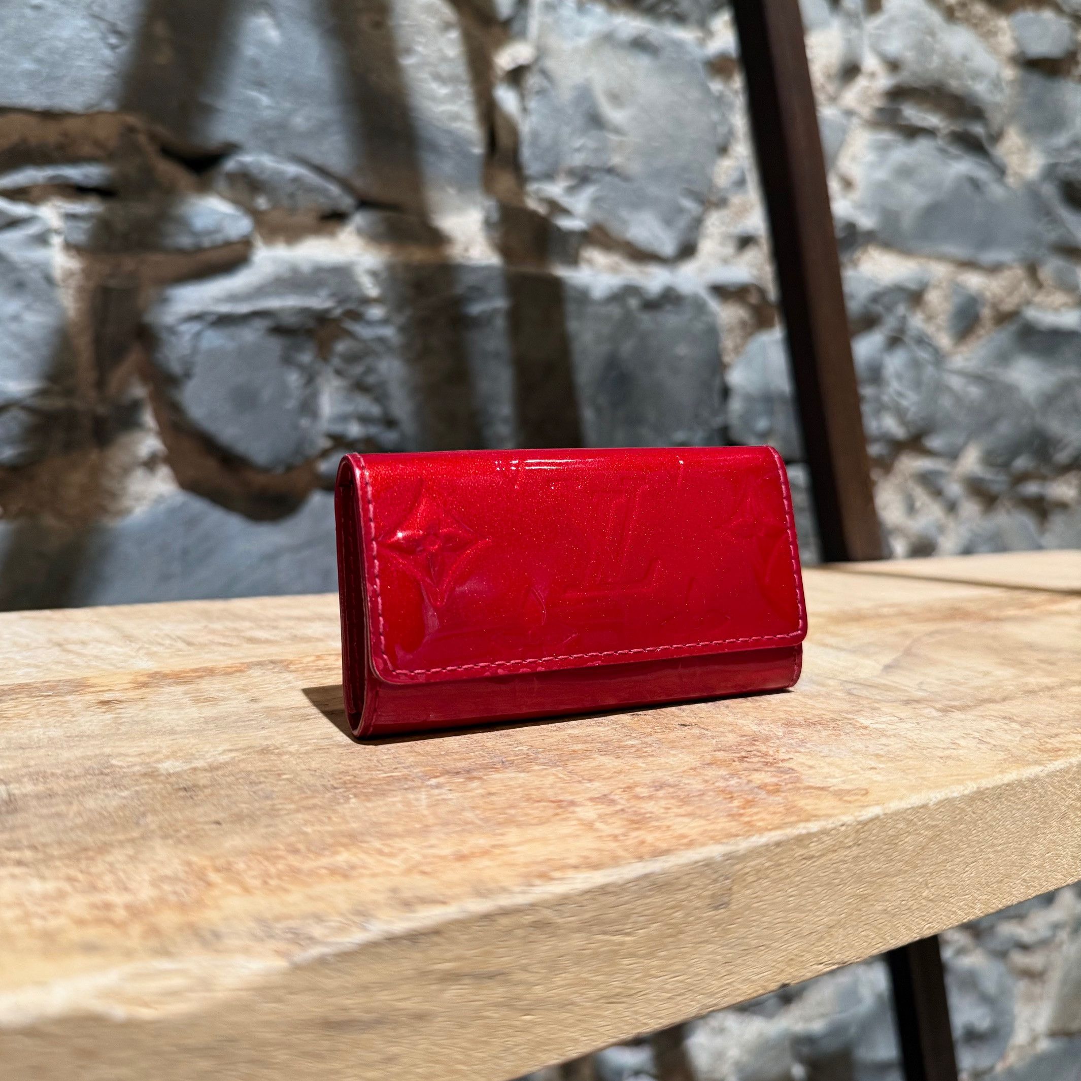 Louis Vuitton Louis Vuitton Vintage Red Vernis Monogram 4 Key Holder Size ONE SIZE - 1 Thumbnail