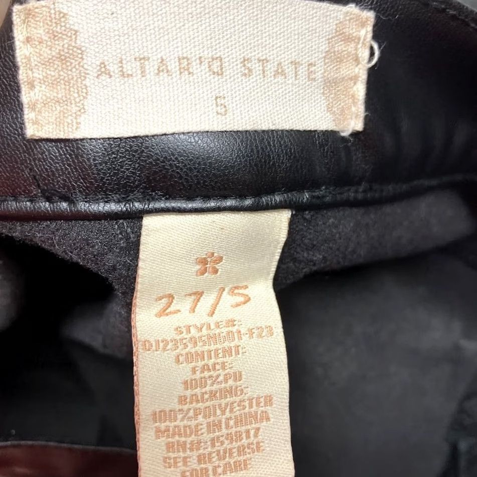 Vintage VINTAGE Altar'd State Black Faux Leather Pants High Rise Straight Leg 5 Pocket Size 27/5 Size 27" / US 4 / IT 40 - 4 Thumbnail