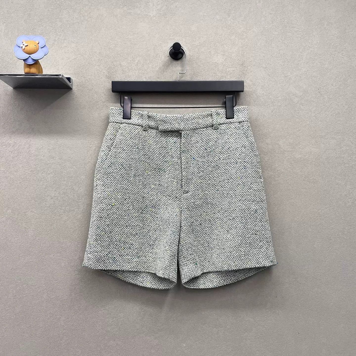 Gucci GUCCI Gray-Green Fresh Elegant Vibe Shorts Size 40 Size 27" / US 4 / IT 40 - 1 Thumbnail