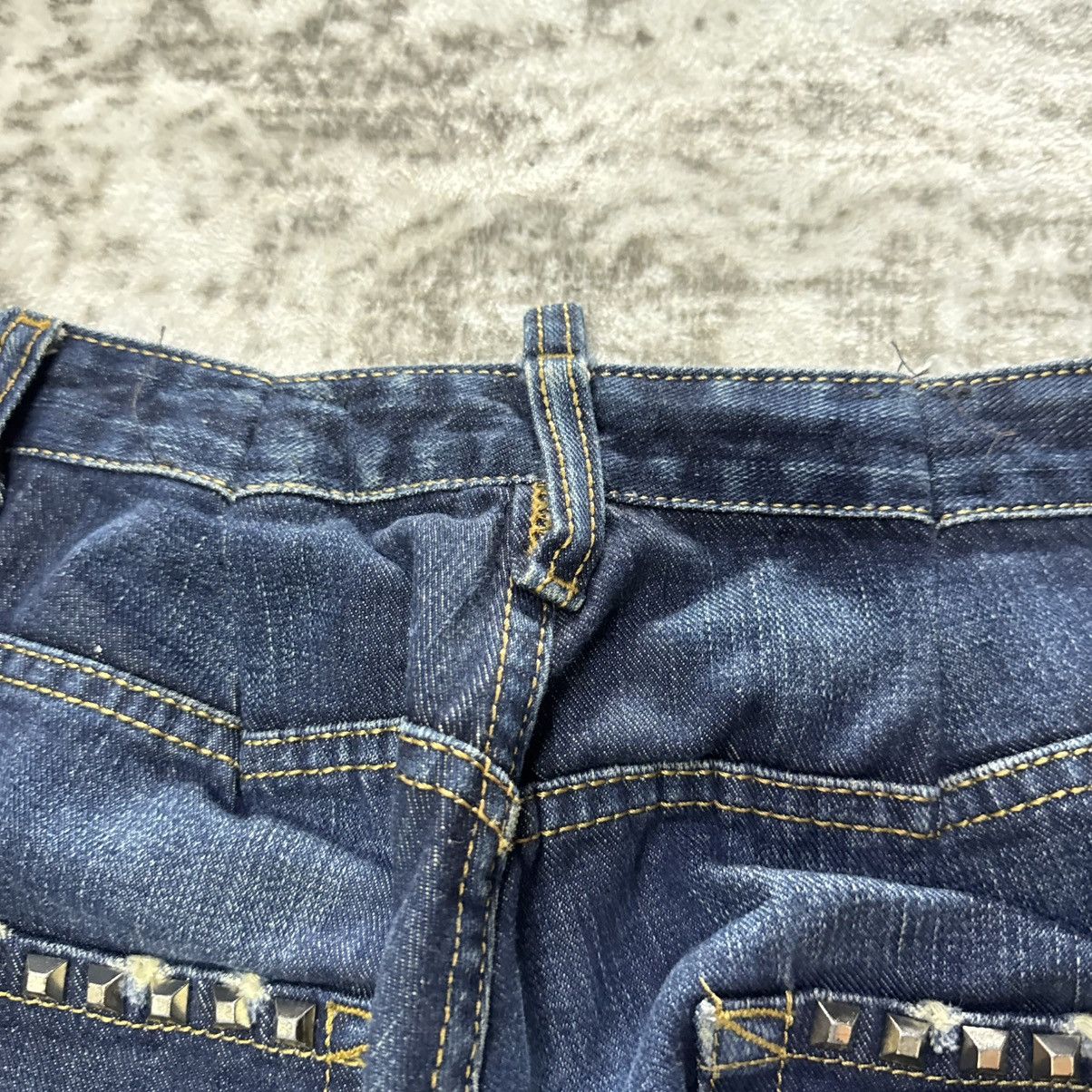 Dsquared2 2000s Dsquared2 Distressed Studded Carrot Cut Denim Pants Size US 30 / EU 46 - 16 Thumbnail