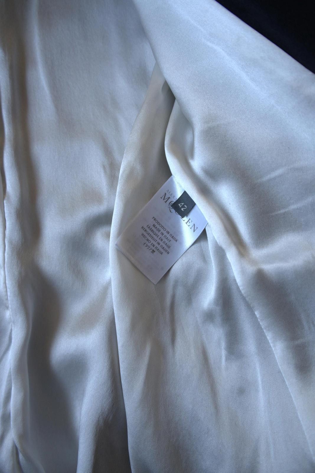 Other NEW FW2013 Alexander McQueen Velvet Tailored Blazer Women Size S / US 4 / IT 40 - 12 Thumbnail