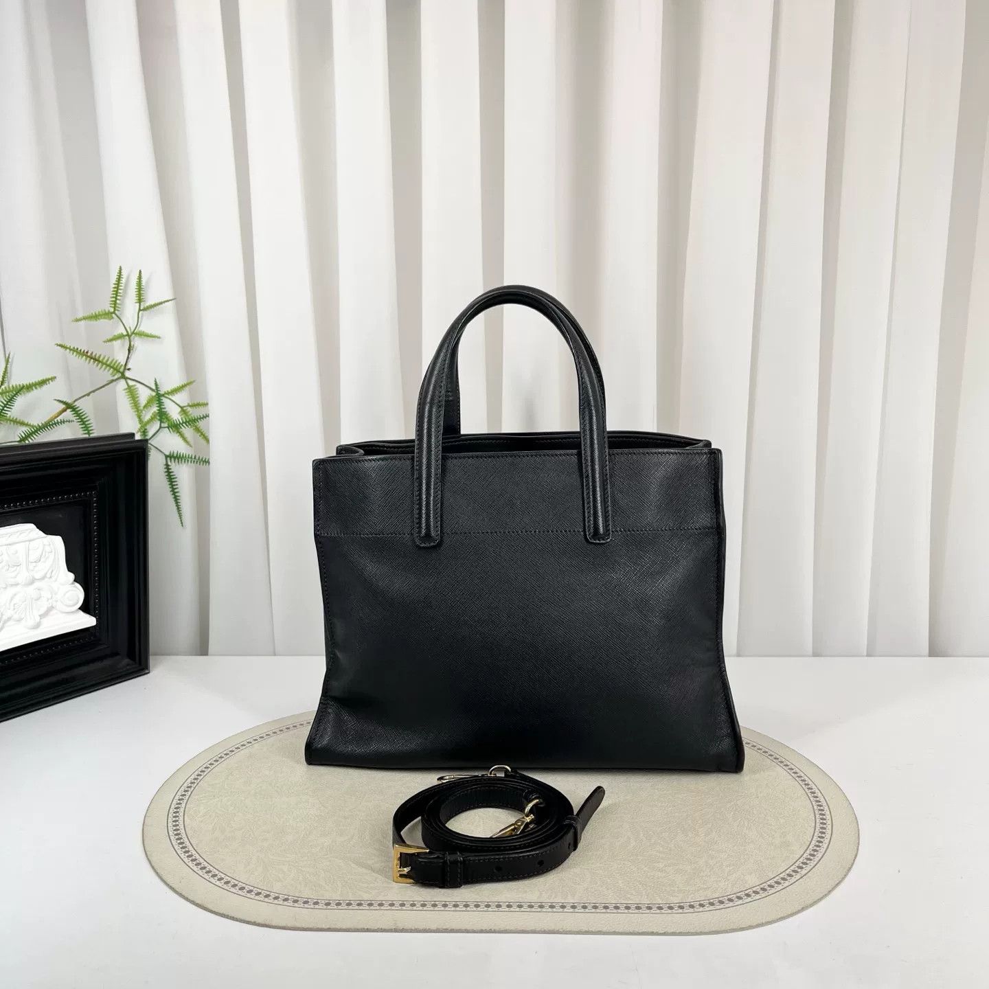 Prada Pre-loved Bag Very good condition Size ONE SIZE - 1 Thumbnail