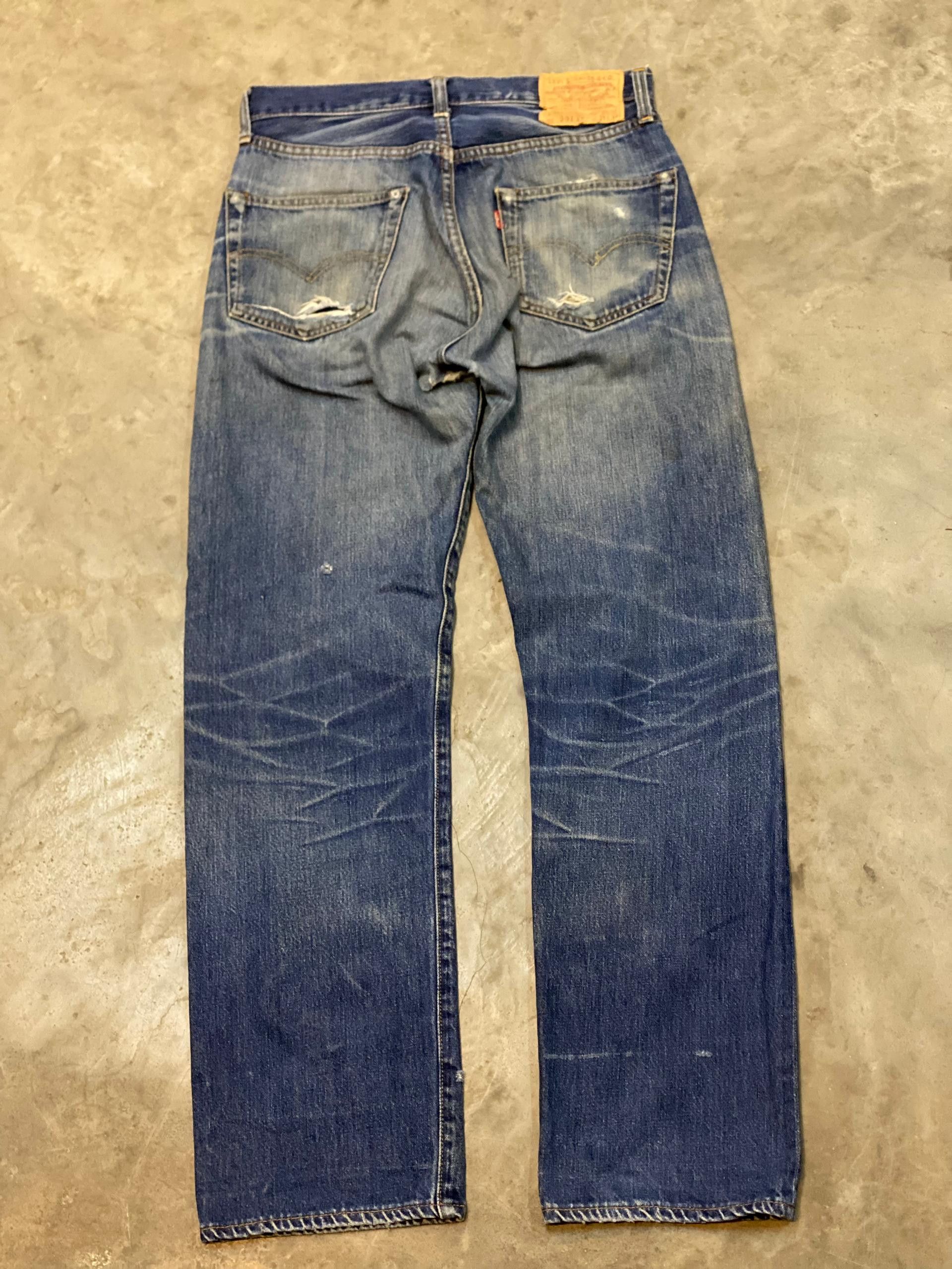 Levi's VINTAGE LEVIS 501XX 90S BUTTON 555 BIG E SELVEDGE Size US 30 / EU 46 - 2 Thumbnail