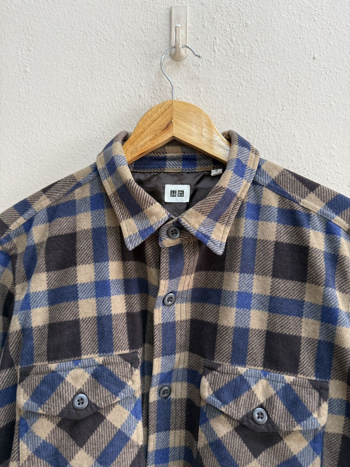 Uniqlo UNIQLO CHEKERED FLANNEL BUTTON UP SHIRT Size US L / EU 52-54 / 3 - 15 Thumbnail