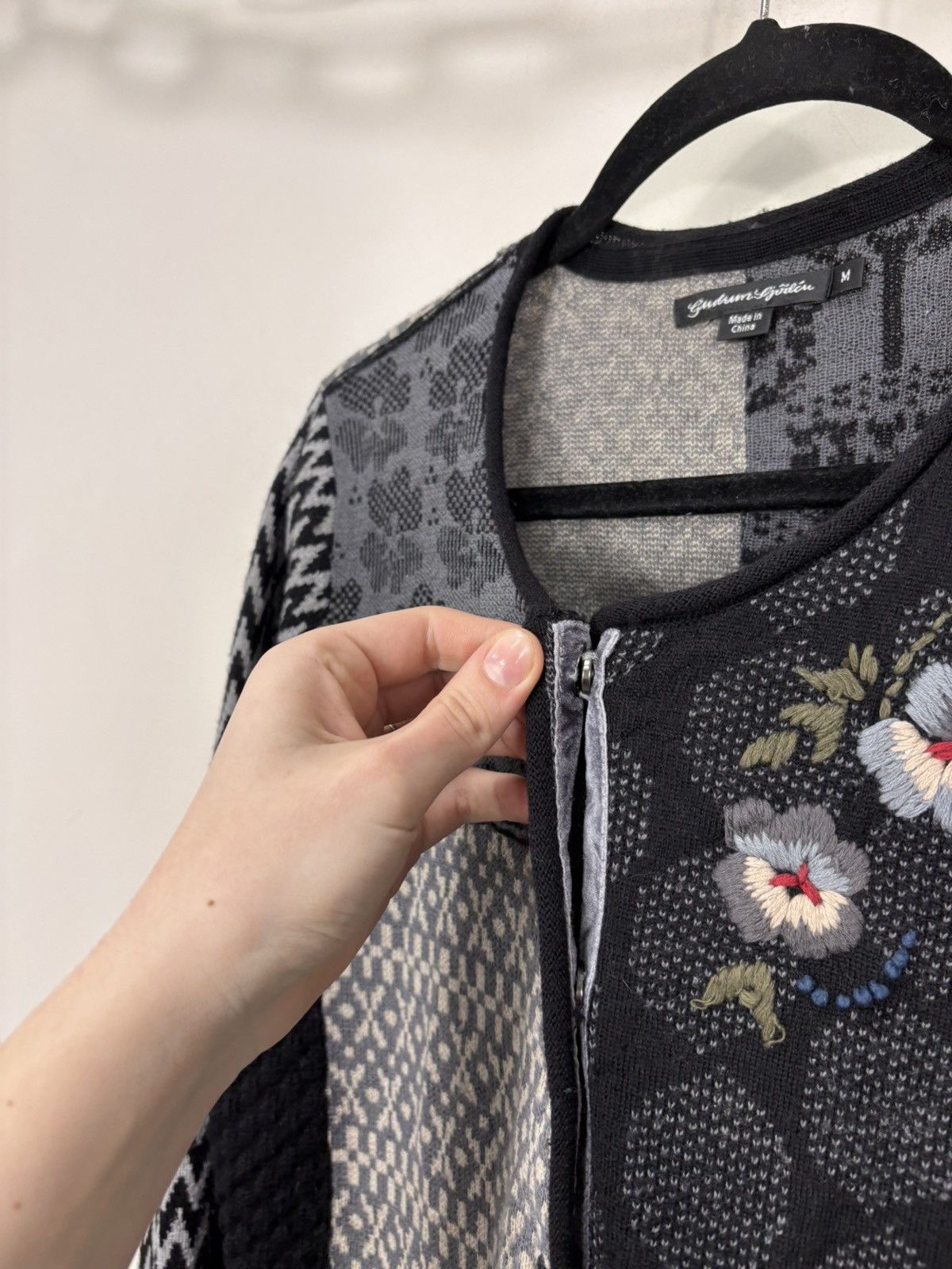 Gudrun Sjoden Gudrun Sjoden Embroidered Floral Wool Cardigan Sweater Size M / US 6-8 / IT 42-44 - 8 Thumbnail