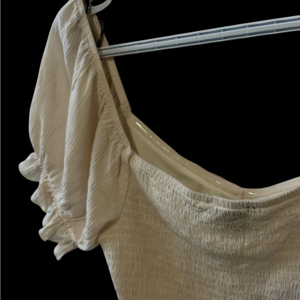 Forever 21 Forever 21 Cream Puff Sleeve Crop Top Size L / US 10 / IT 46 - 4 Thumbnail