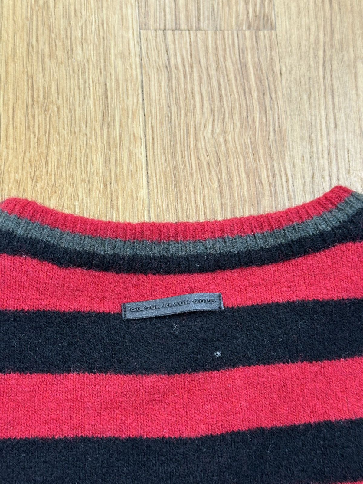 Diesel Vintage Diesel Black Gold Sweater Red Size L / US 10 / IT 46 - 13 Thumbnail